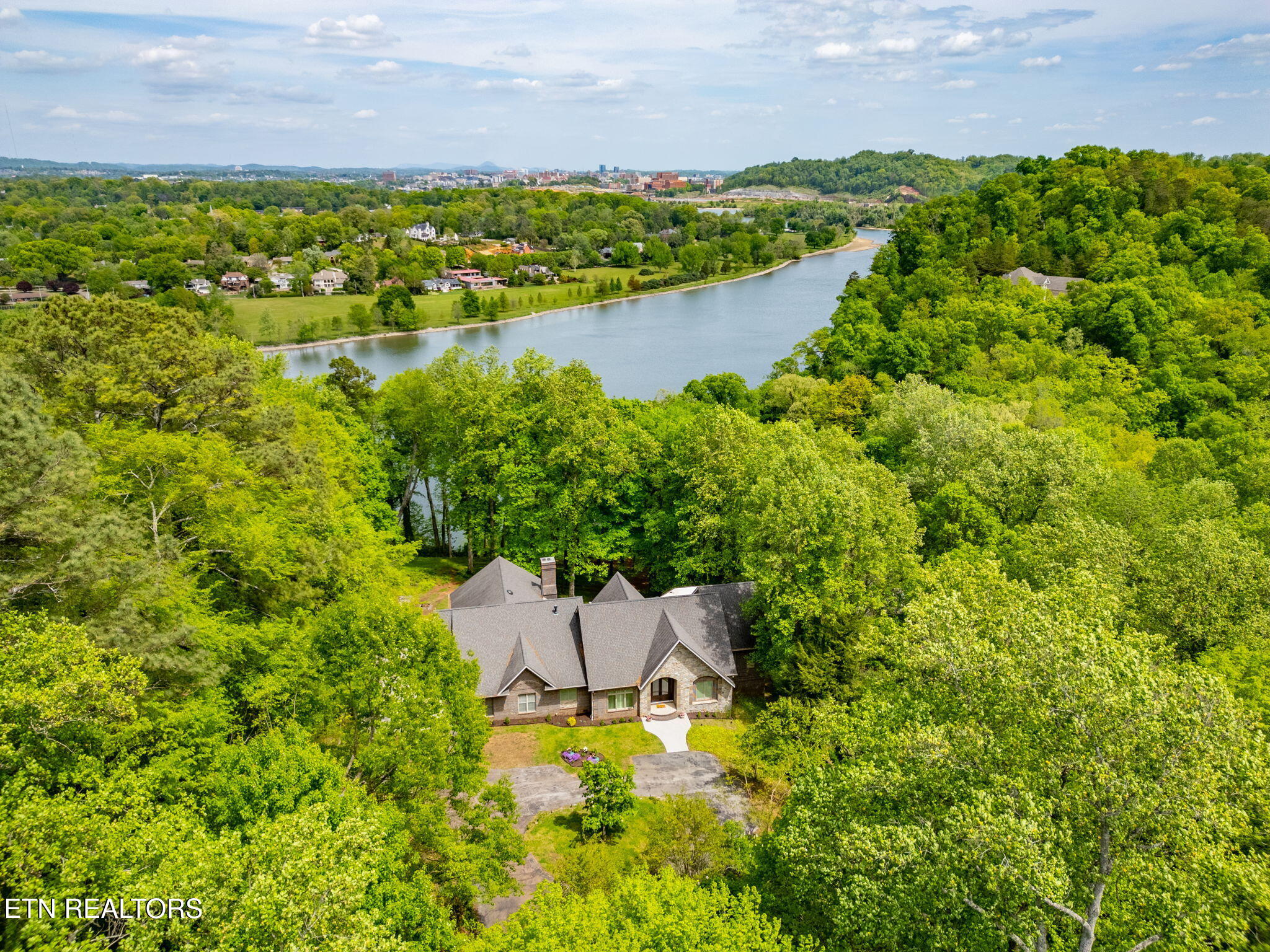2304 Lakemoor Drive Knoxville TN 37920