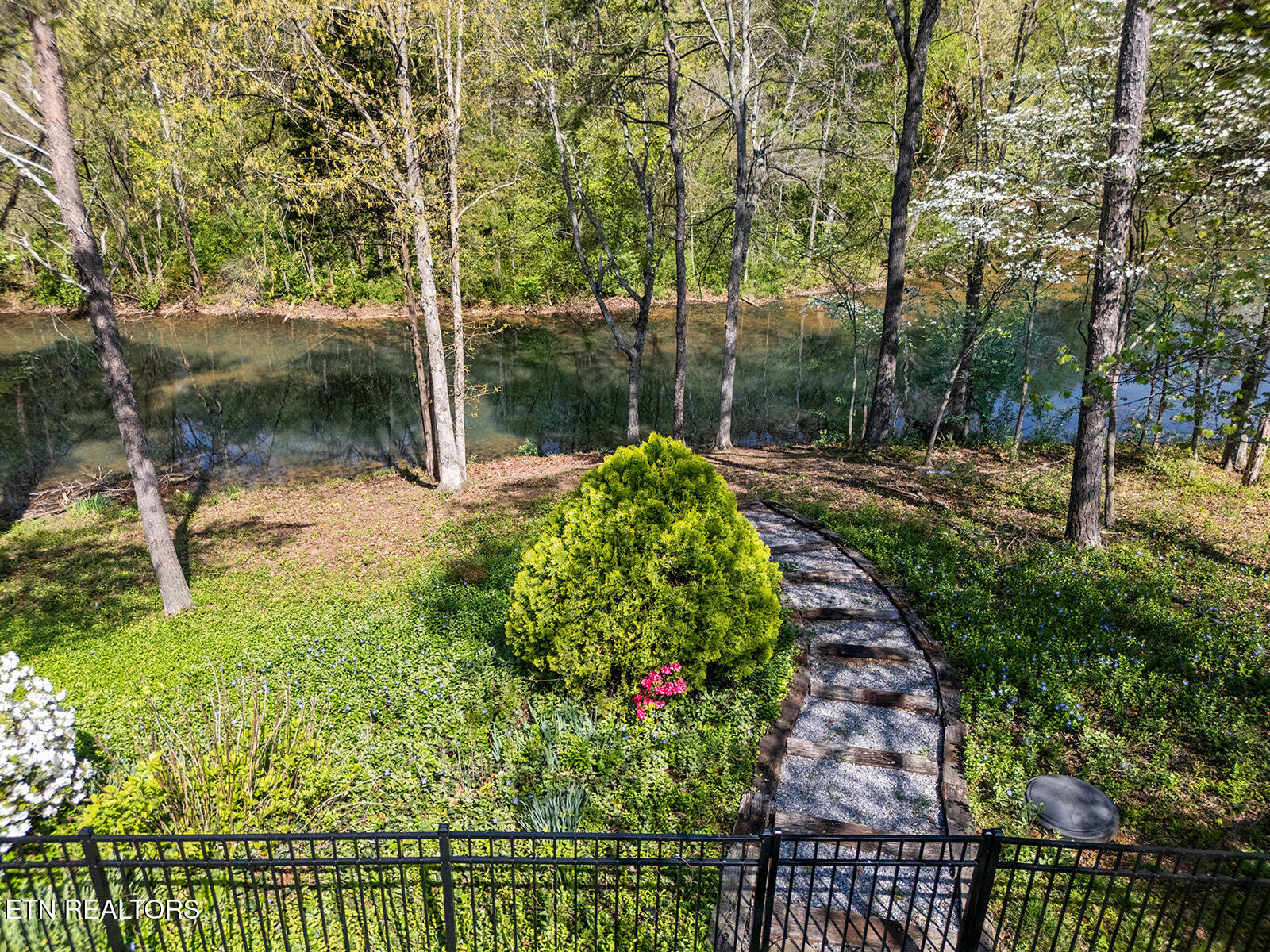 231 Chuniloti Way Loudon TN 37774