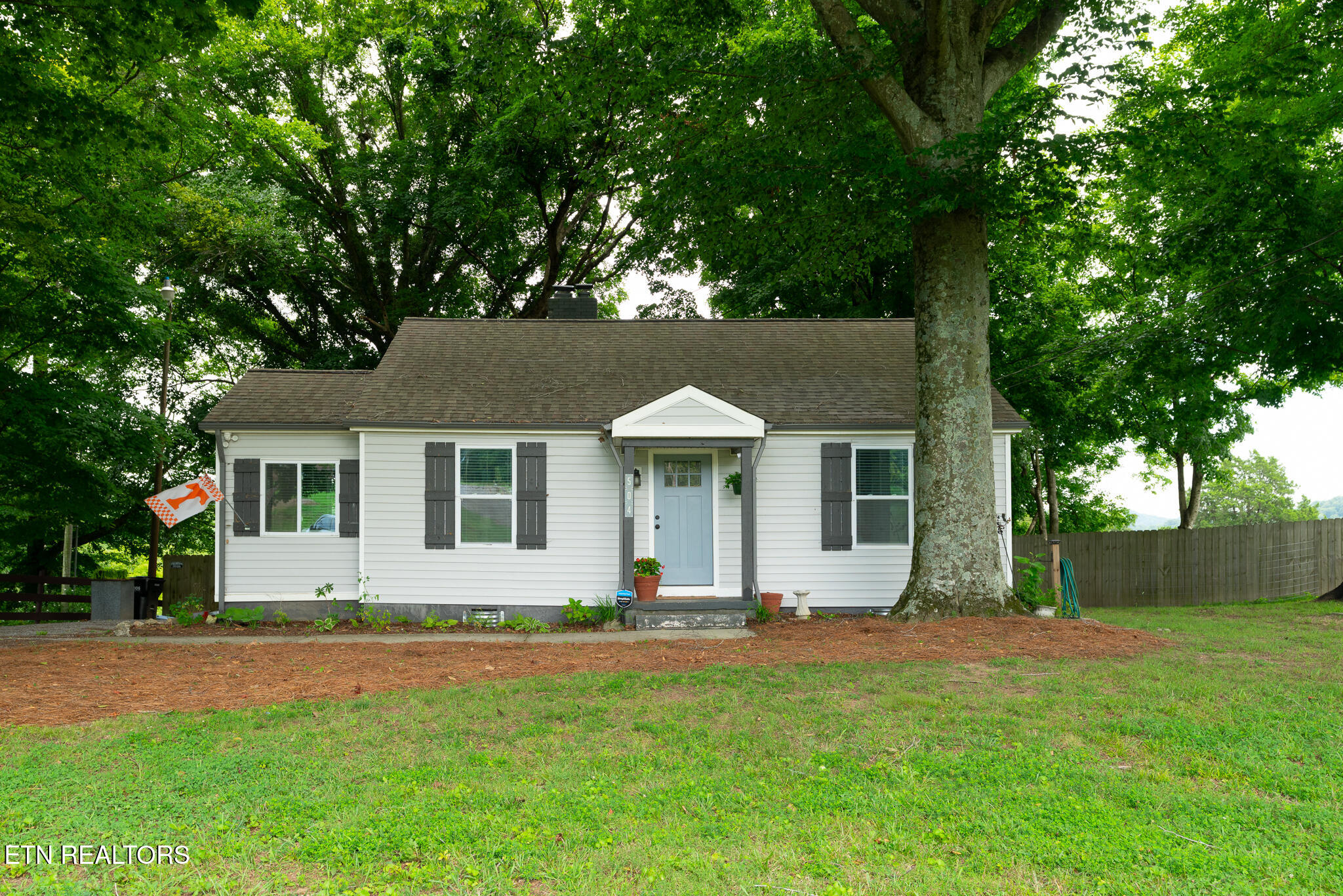 504 Sinking Springs Road Clinton TN 37716