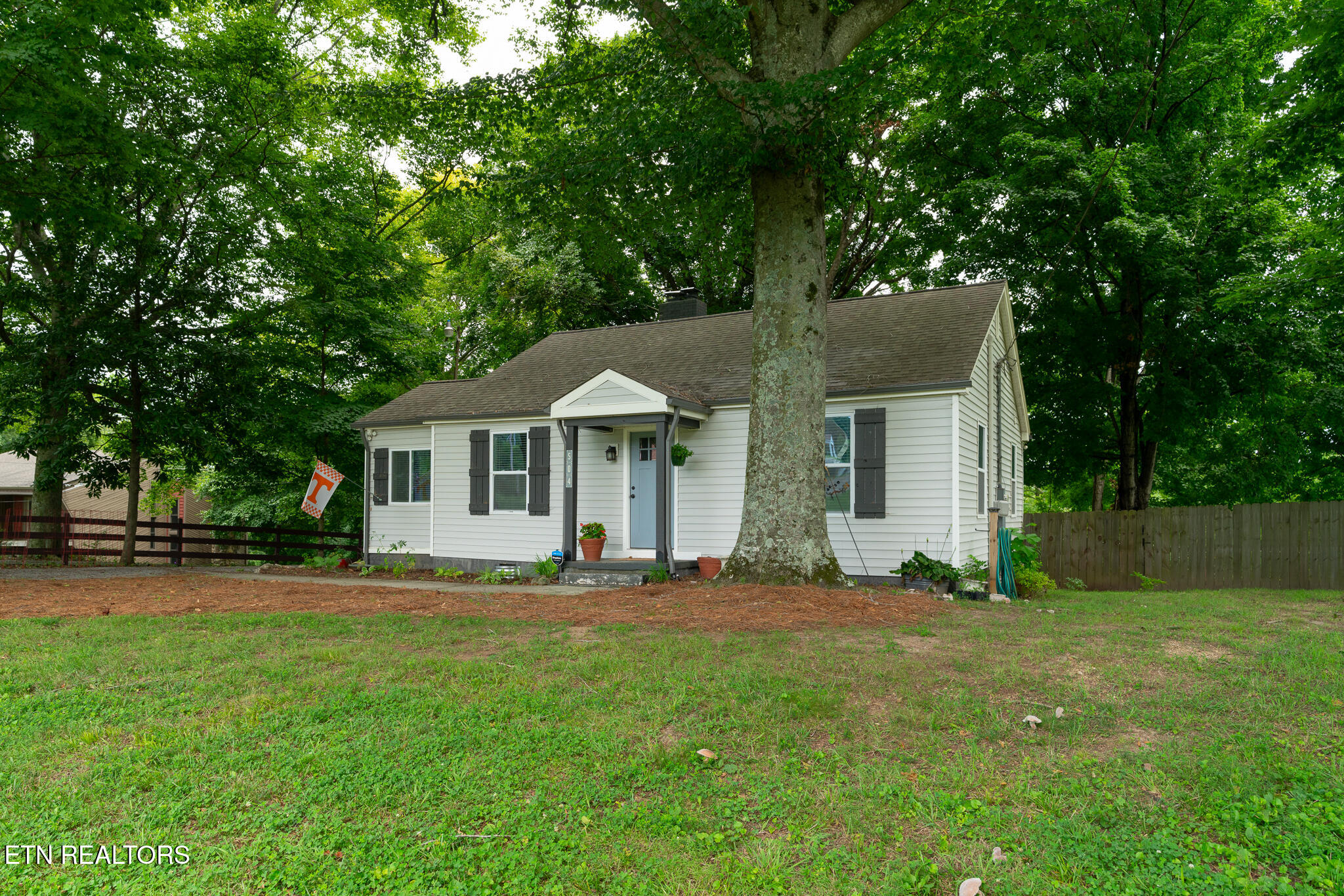 504 Sinking Springs Road Clinton TN 37716