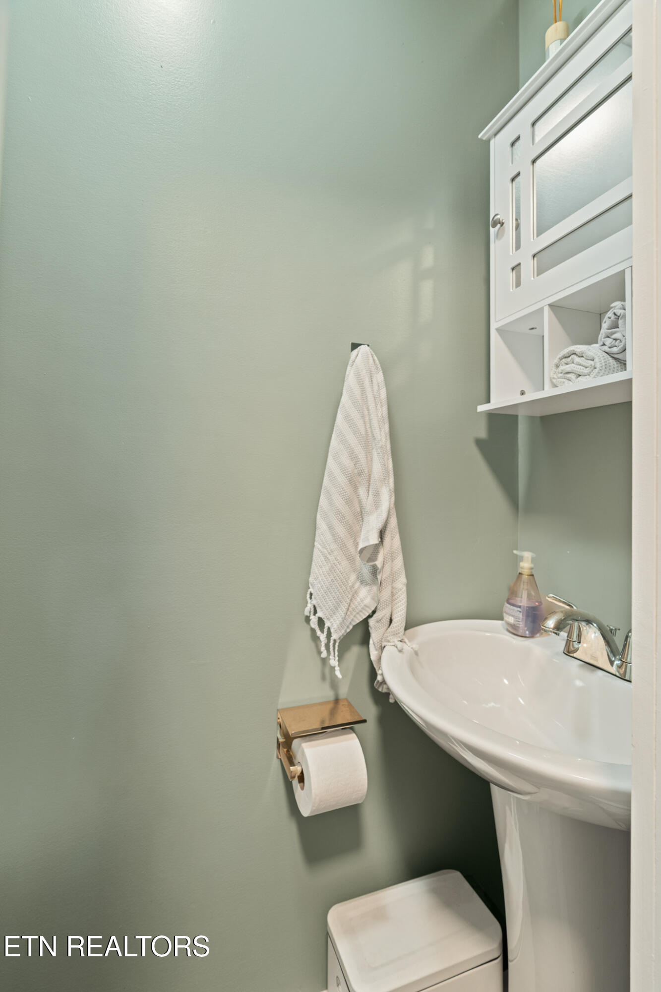 504 Sinking Springs Road Clinton TN 37716