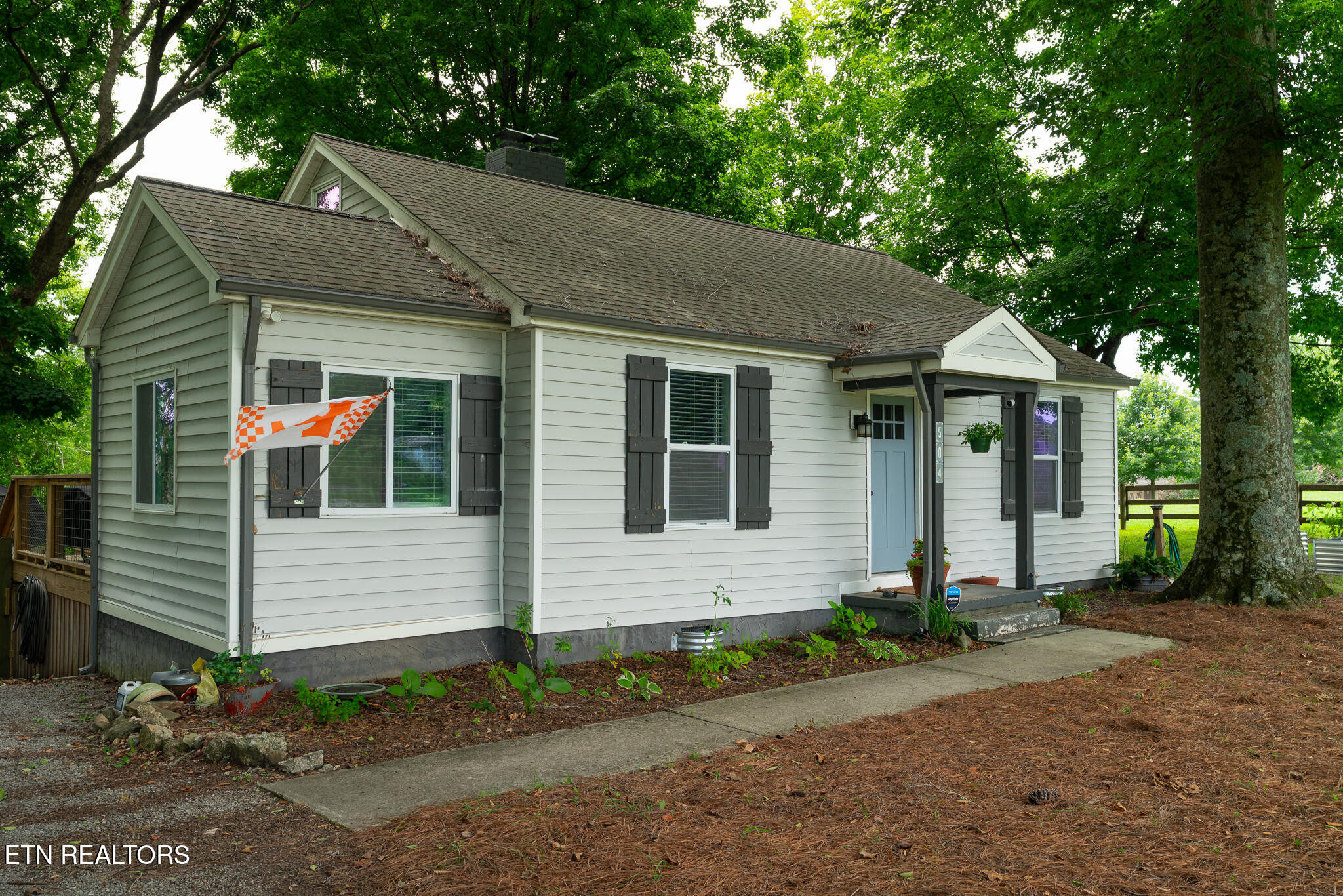 504 Sinking Springs Road Clinton TN 37716