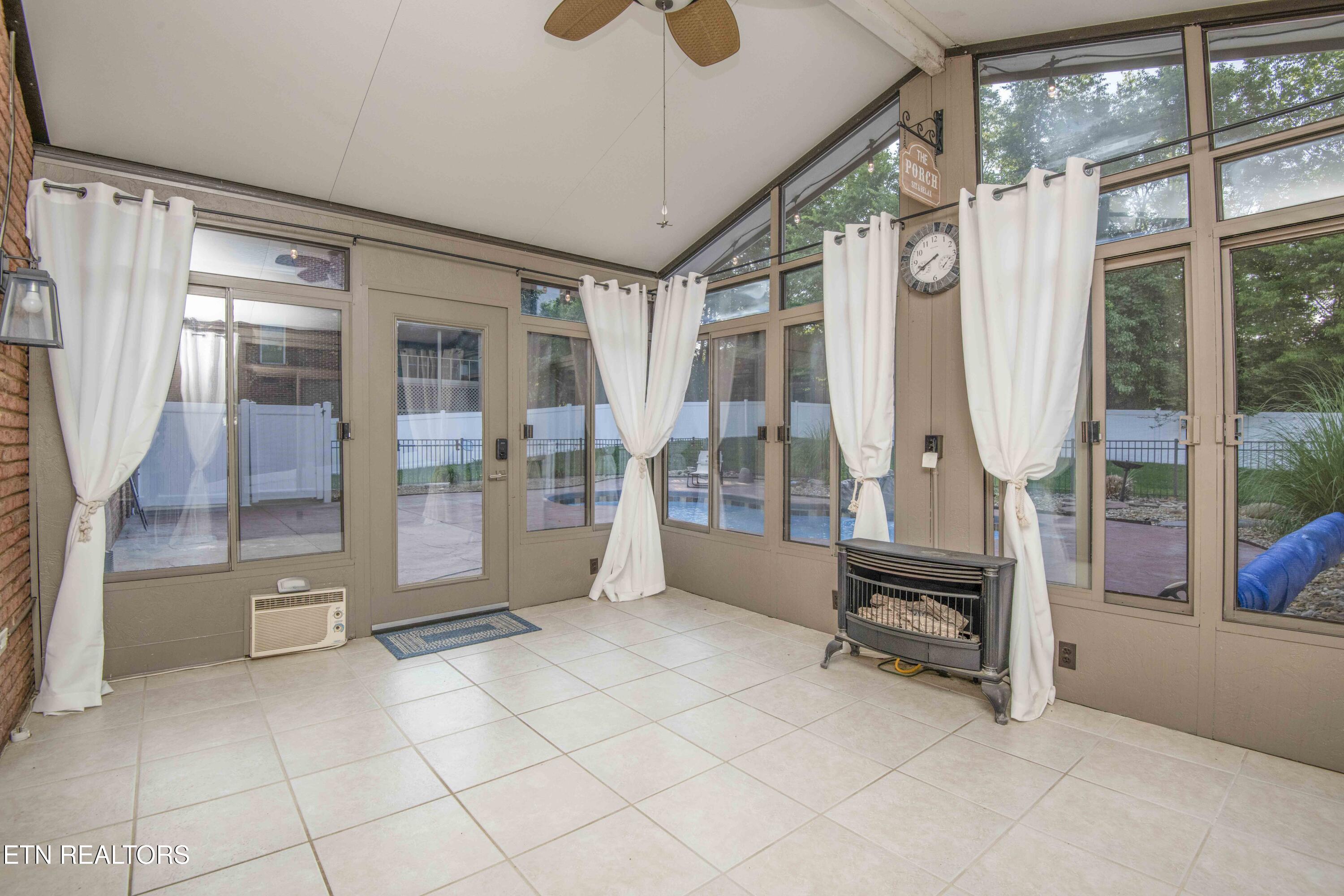 1330 Berkley Hills Lane Powell TN 37849