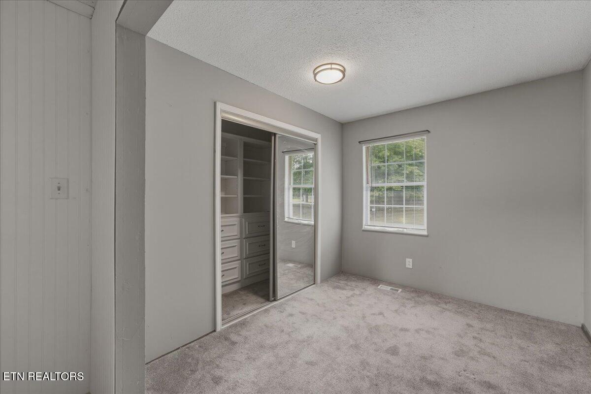 5731 Wooded Acres Drive Knoxville TN 37921
