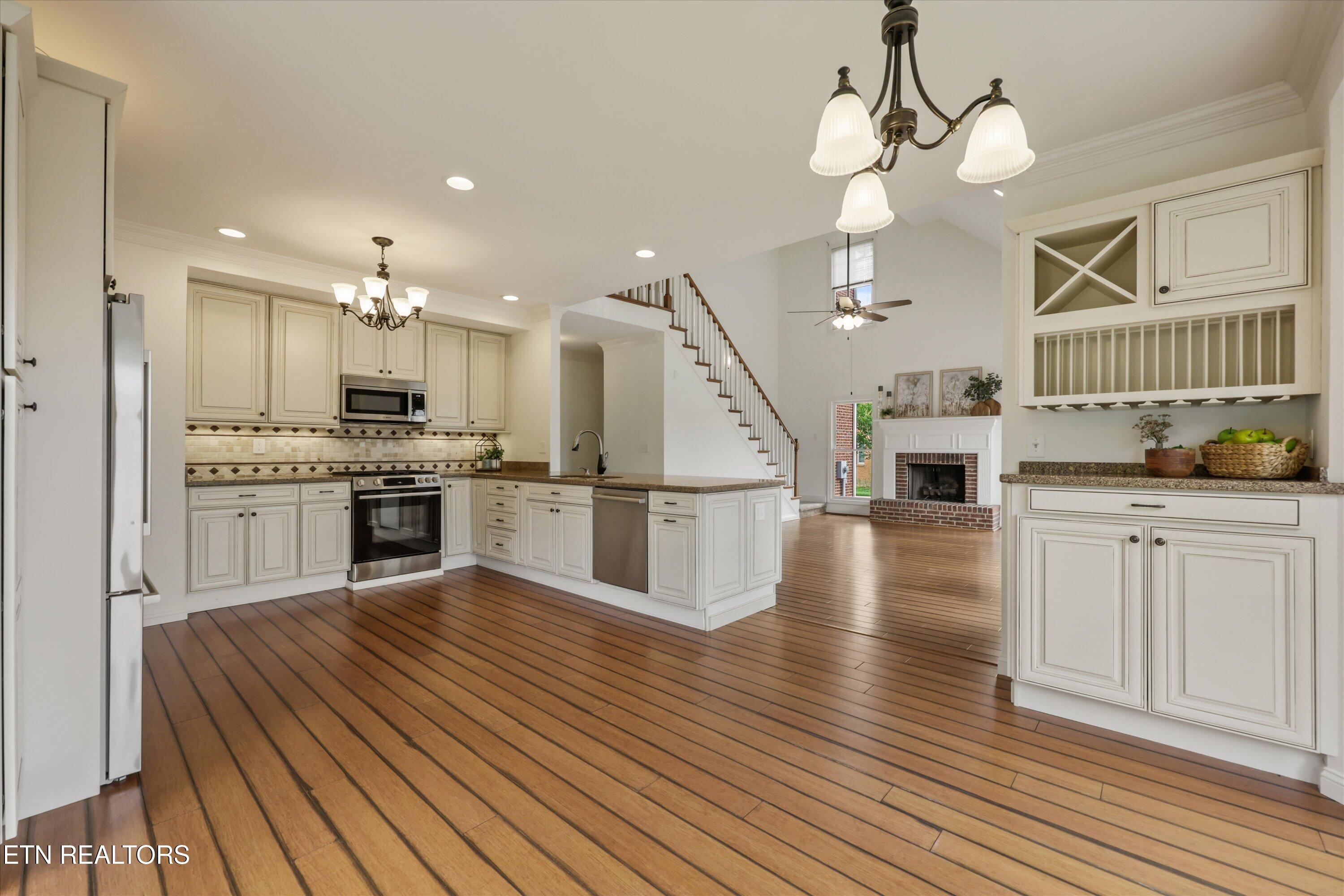 16 Radcliff Terrace Oak Ridge TN 37830