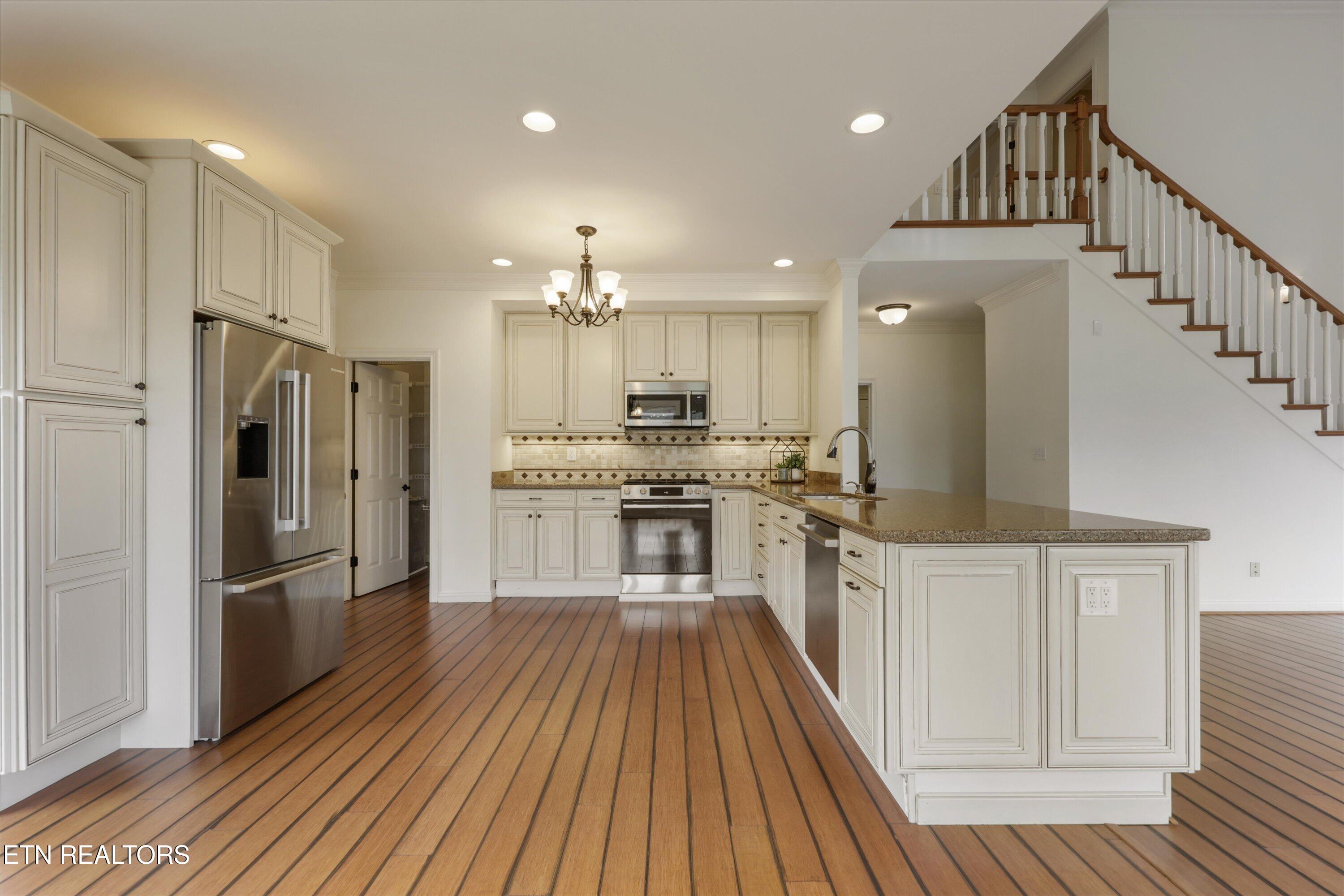 16 Radcliff Terrace Oak Ridge TN 37830