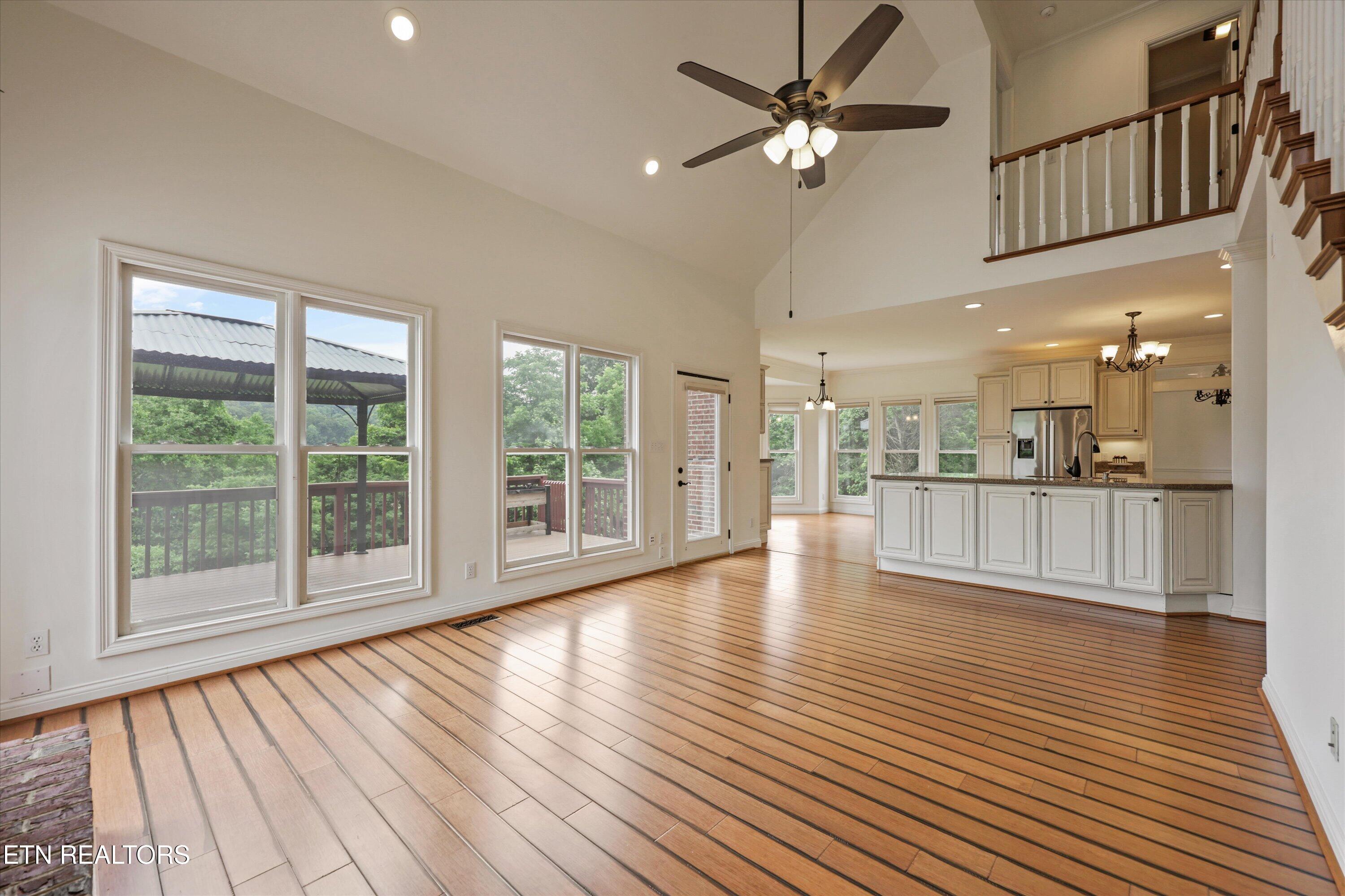 16 Radcliff Terrace Oak Ridge TN 37830