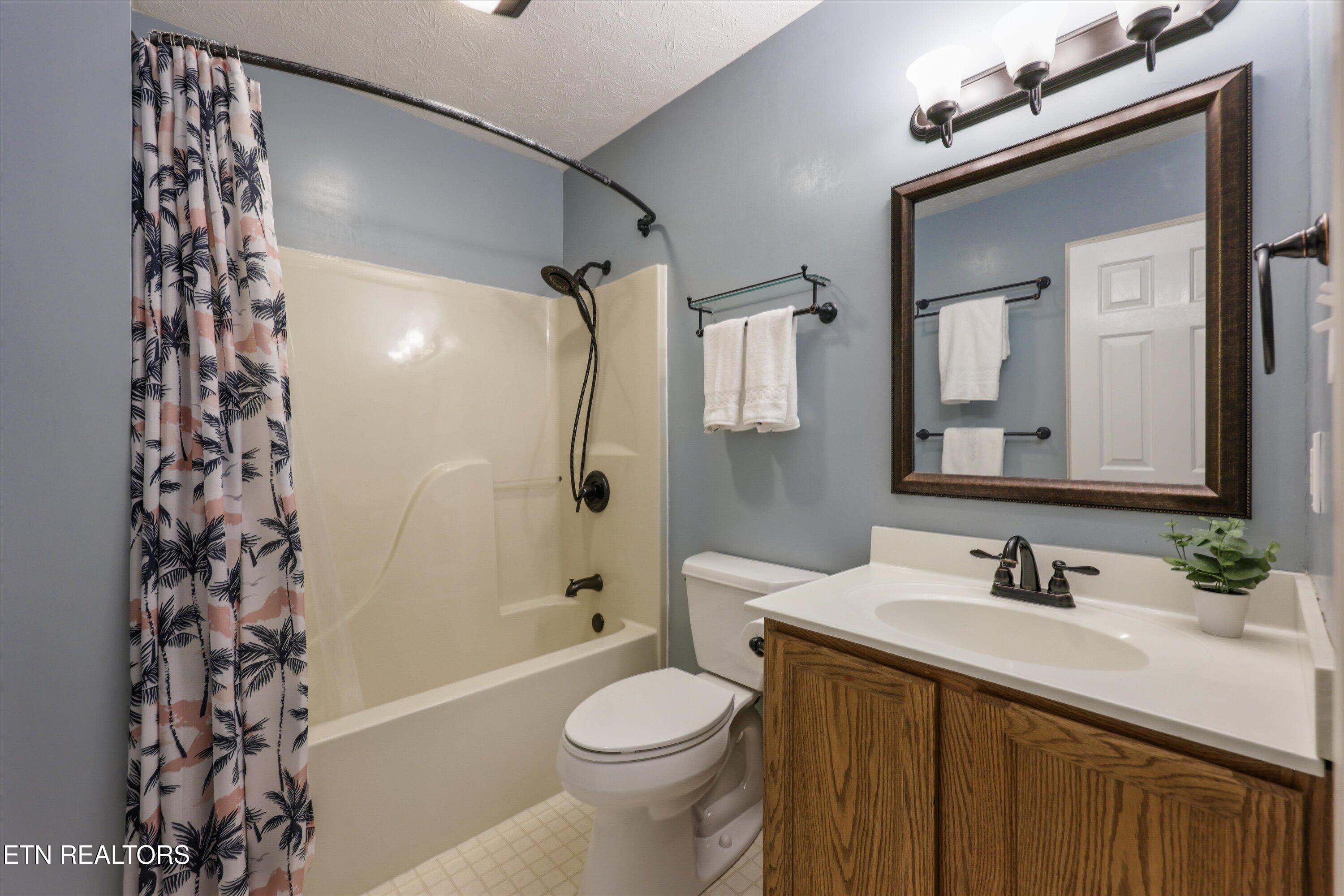 16 Radcliff Terrace Oak Ridge TN 37830