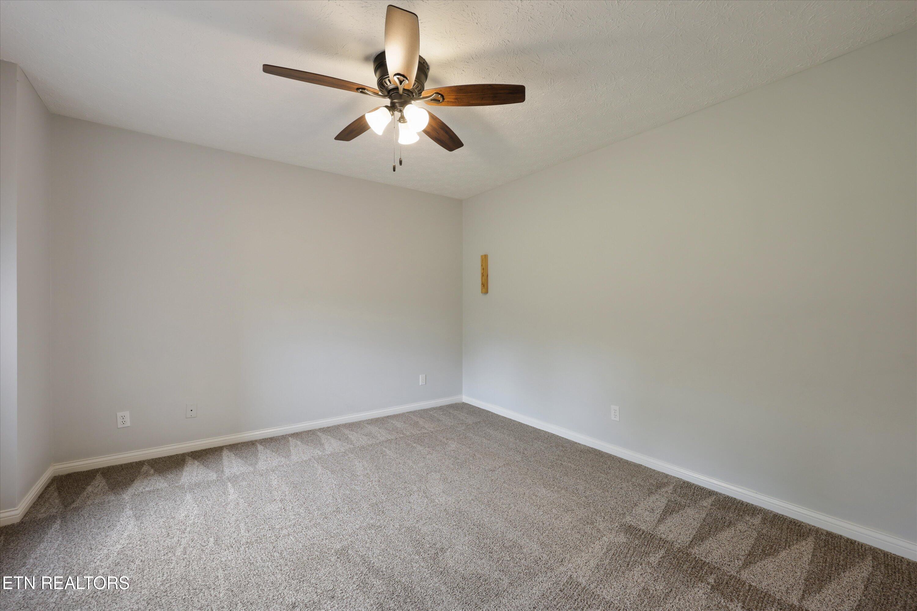 16 Radcliff Terrace Oak Ridge TN 37830