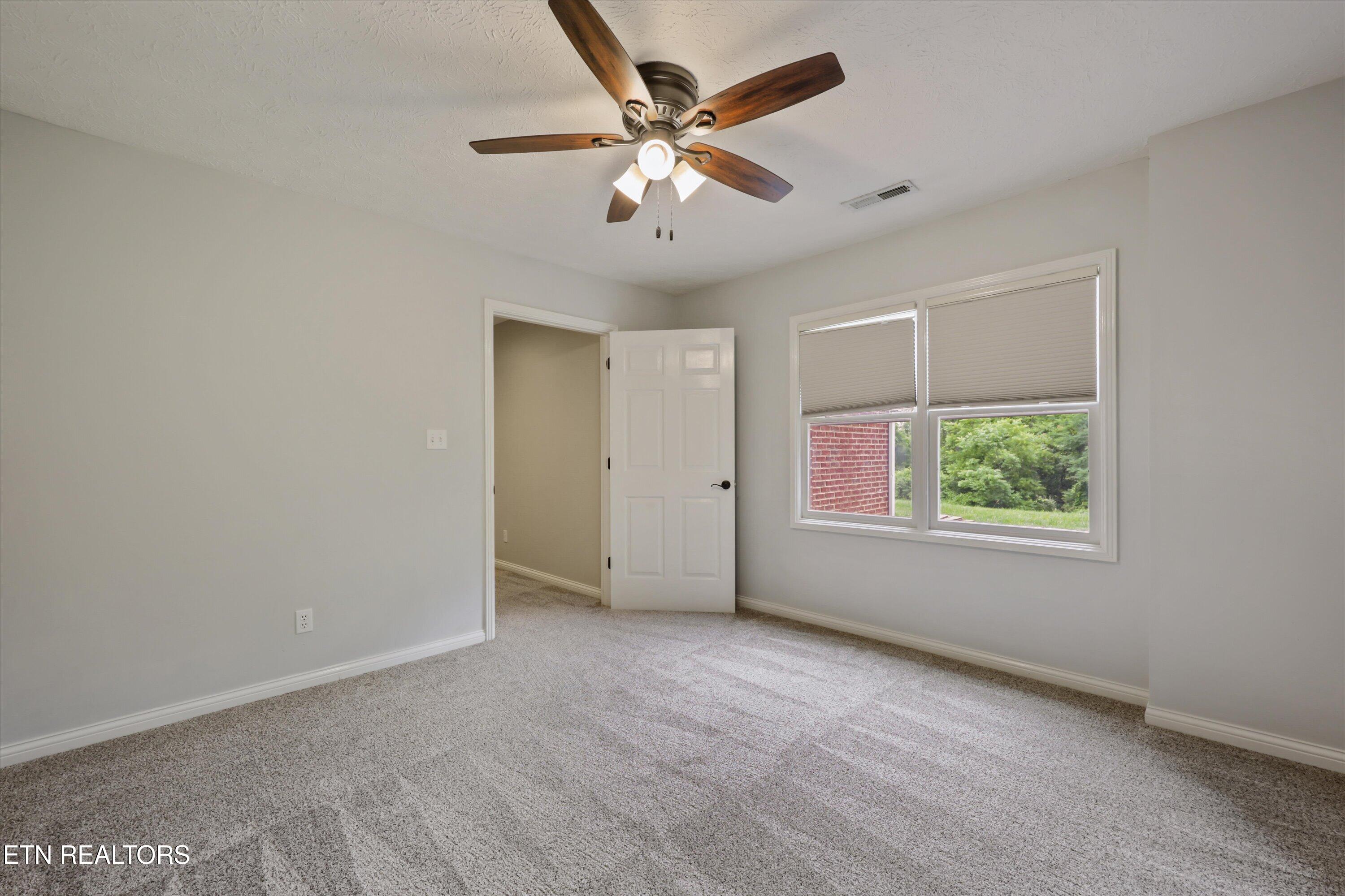 16 Radcliff Terrace Oak Ridge TN 37830