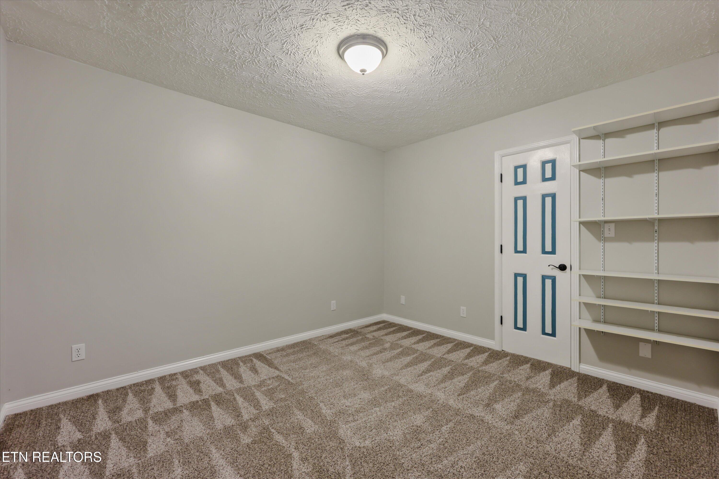 16 Radcliff Terrace Oak Ridge TN 37830