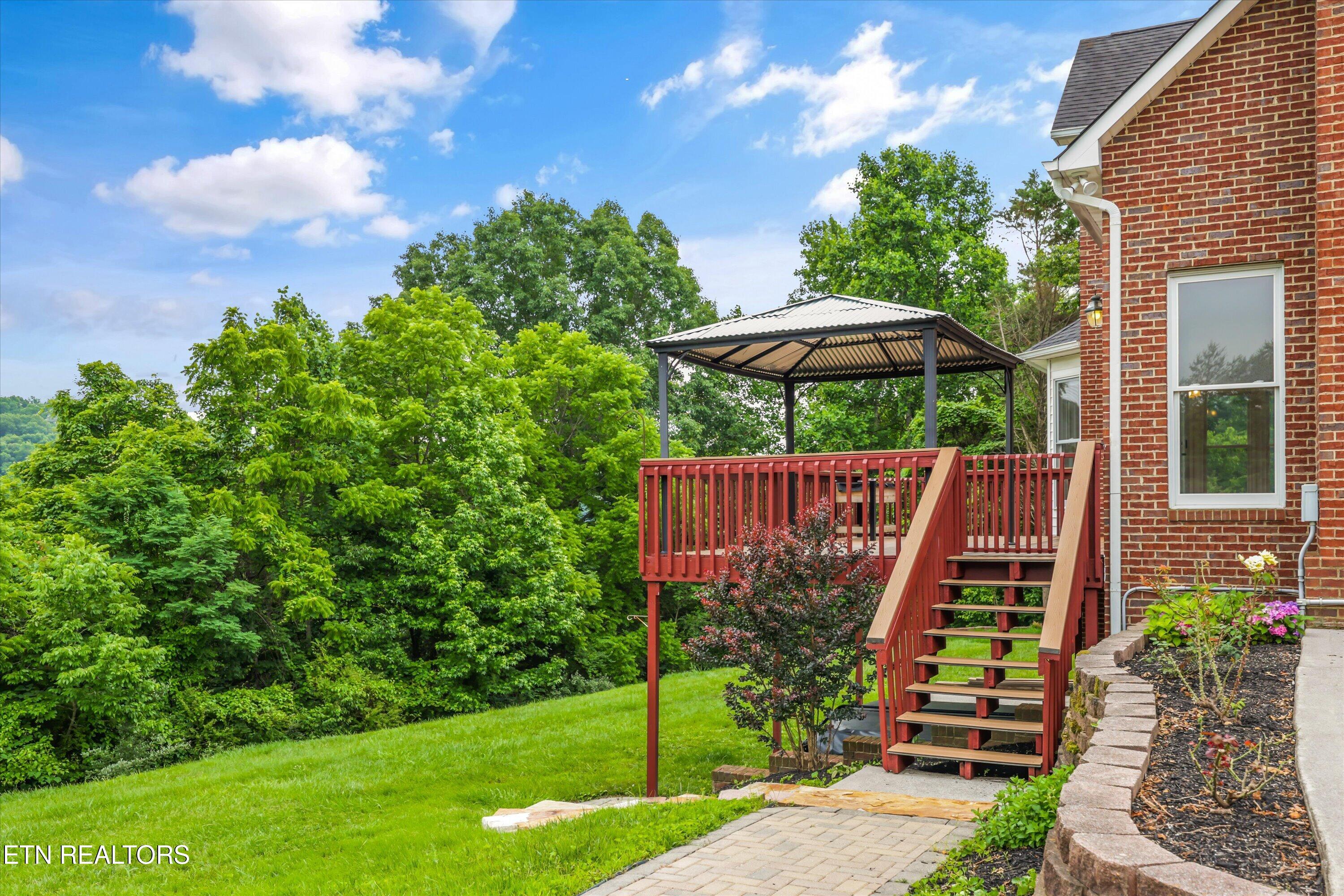 16 Radcliff Terrace Oak Ridge TN 37830