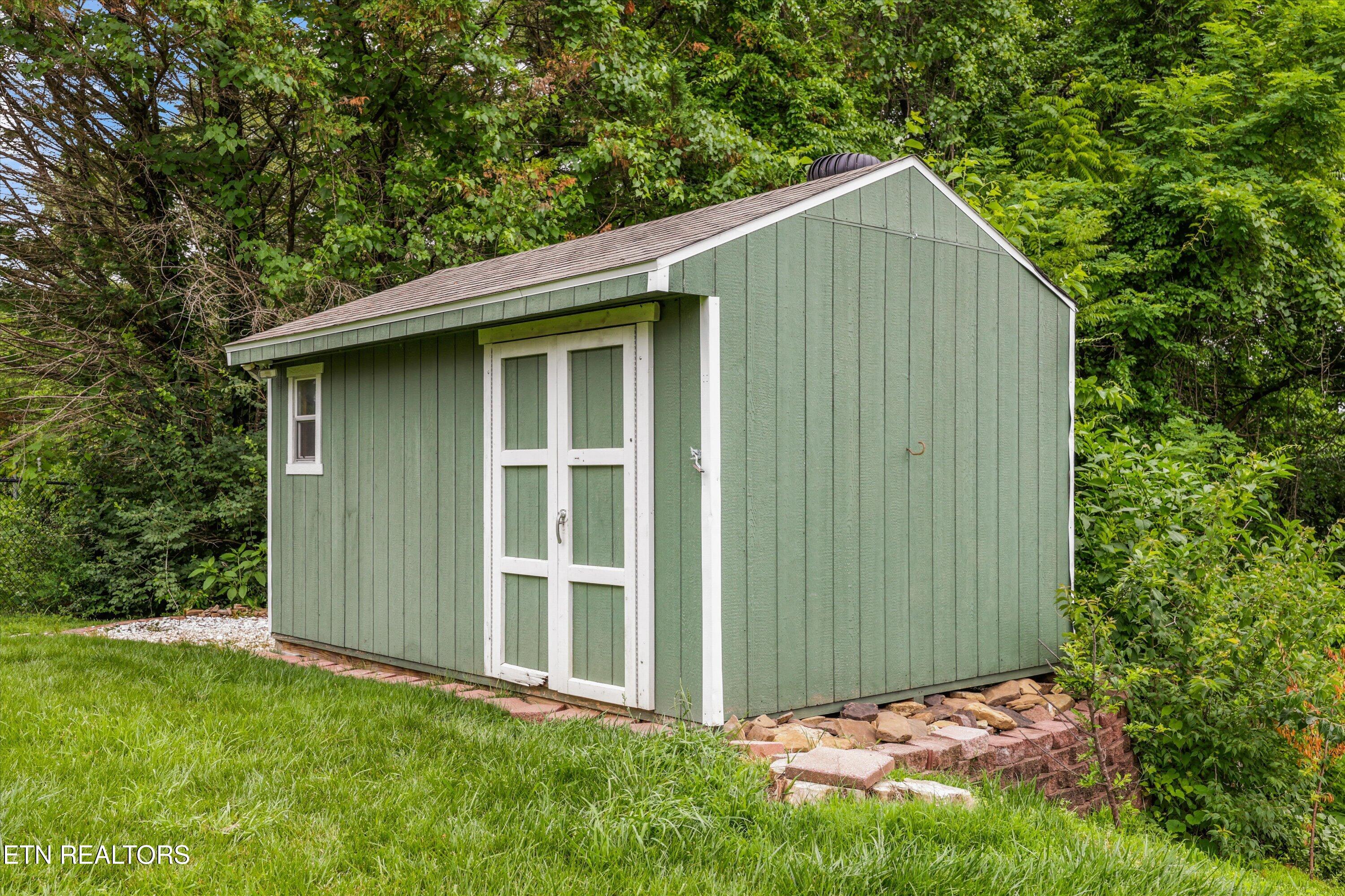 16 Radcliff Terrace Oak Ridge TN 37830