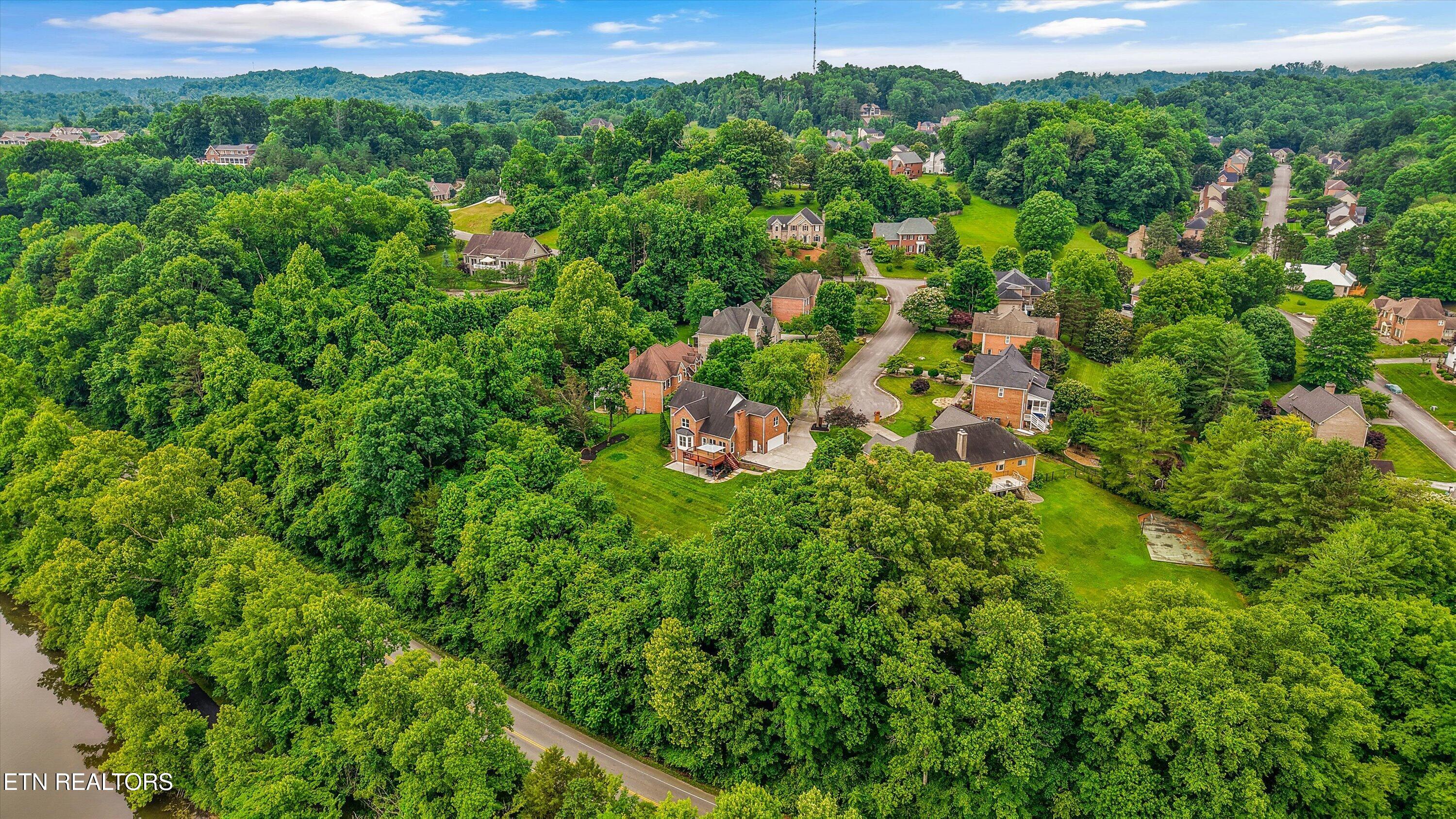 16 Radcliff Terrace Oak Ridge TN 37830