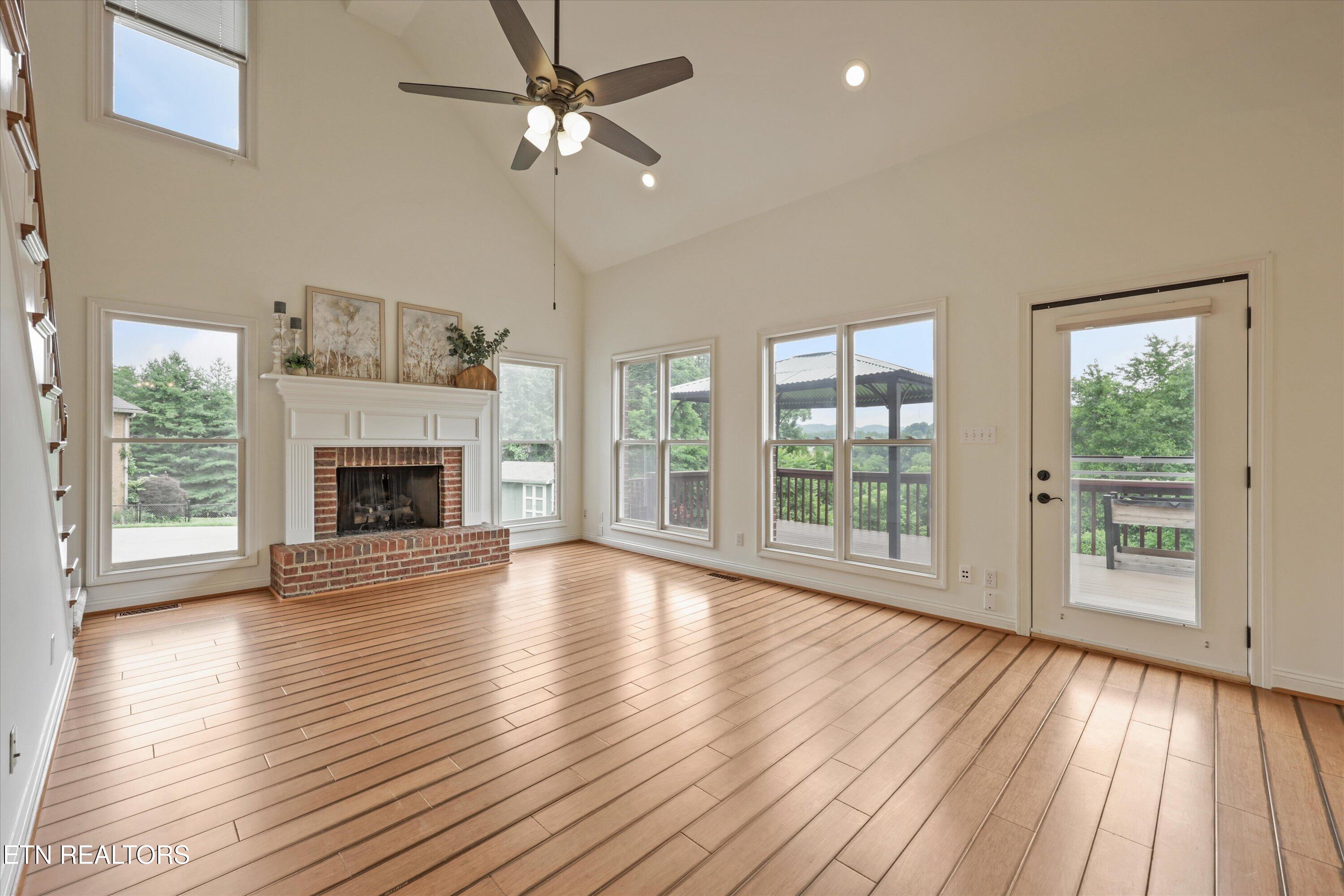 16 Radcliff Terrace Oak Ridge TN 37830