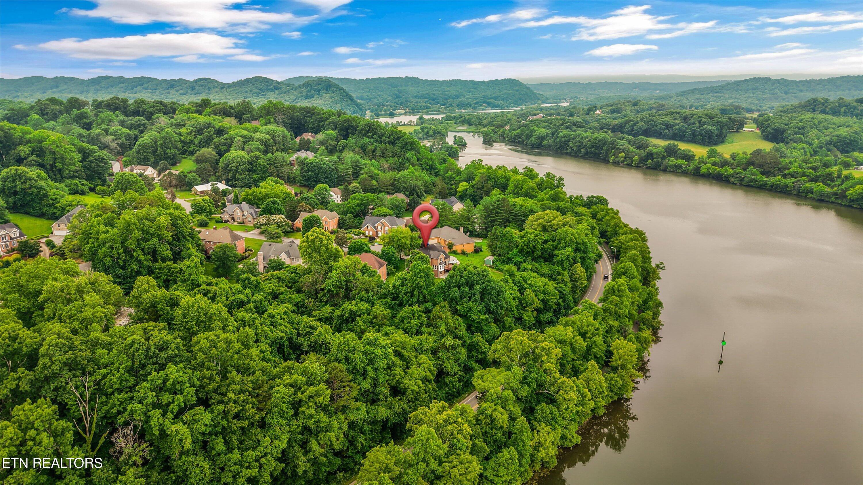 16 Radcliff Terrace Oak Ridge TN 37830
