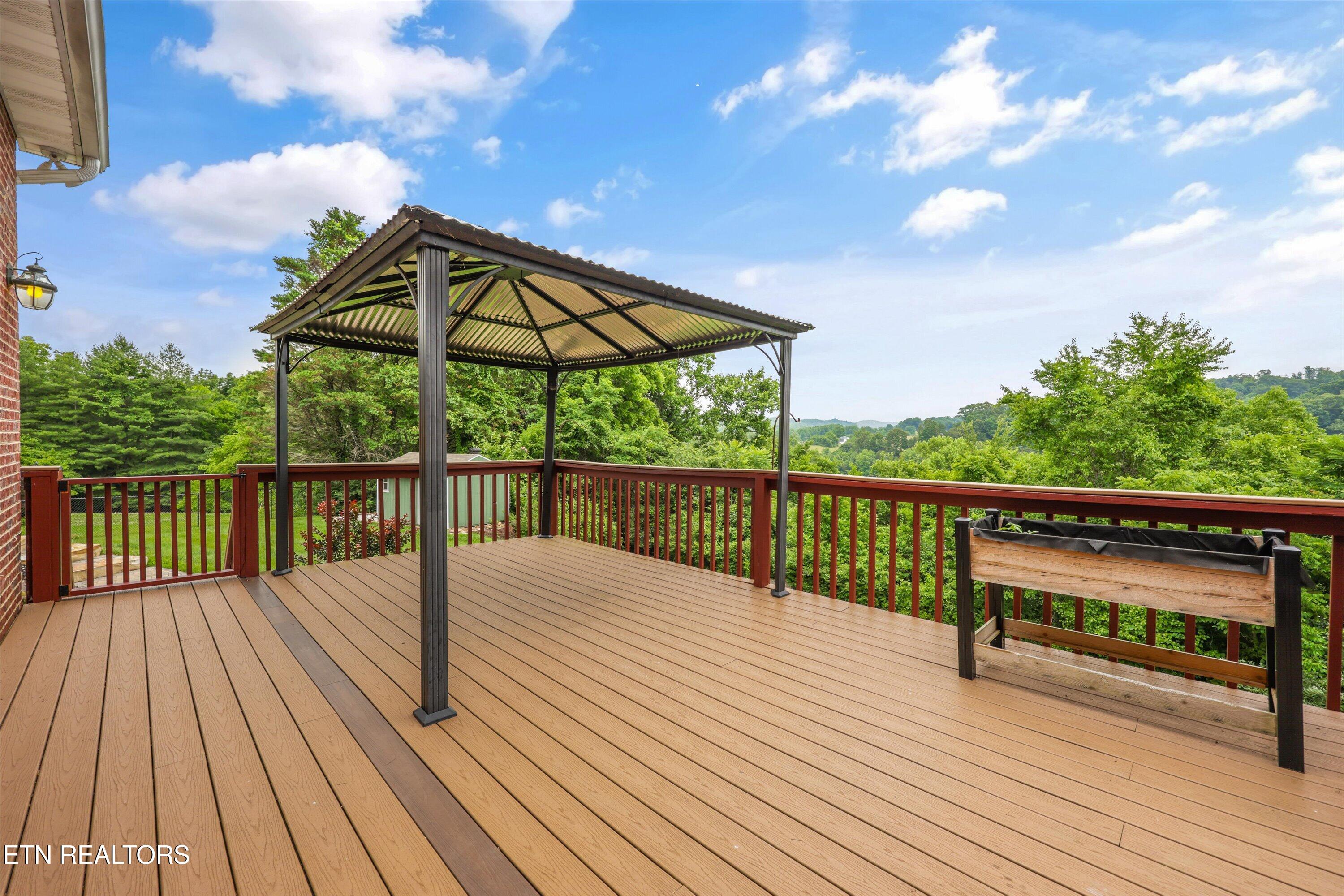 16 Radcliff Terrace Oak Ridge TN 37830