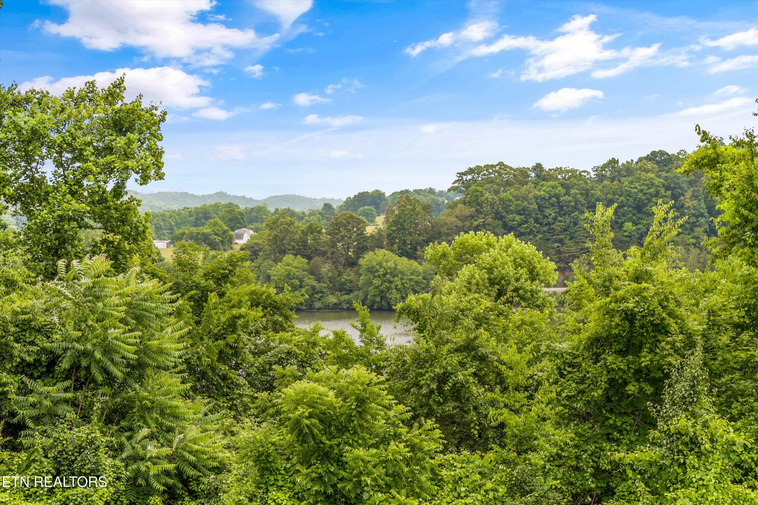 16 Radcliff Terrace Oak Ridge TN 37830