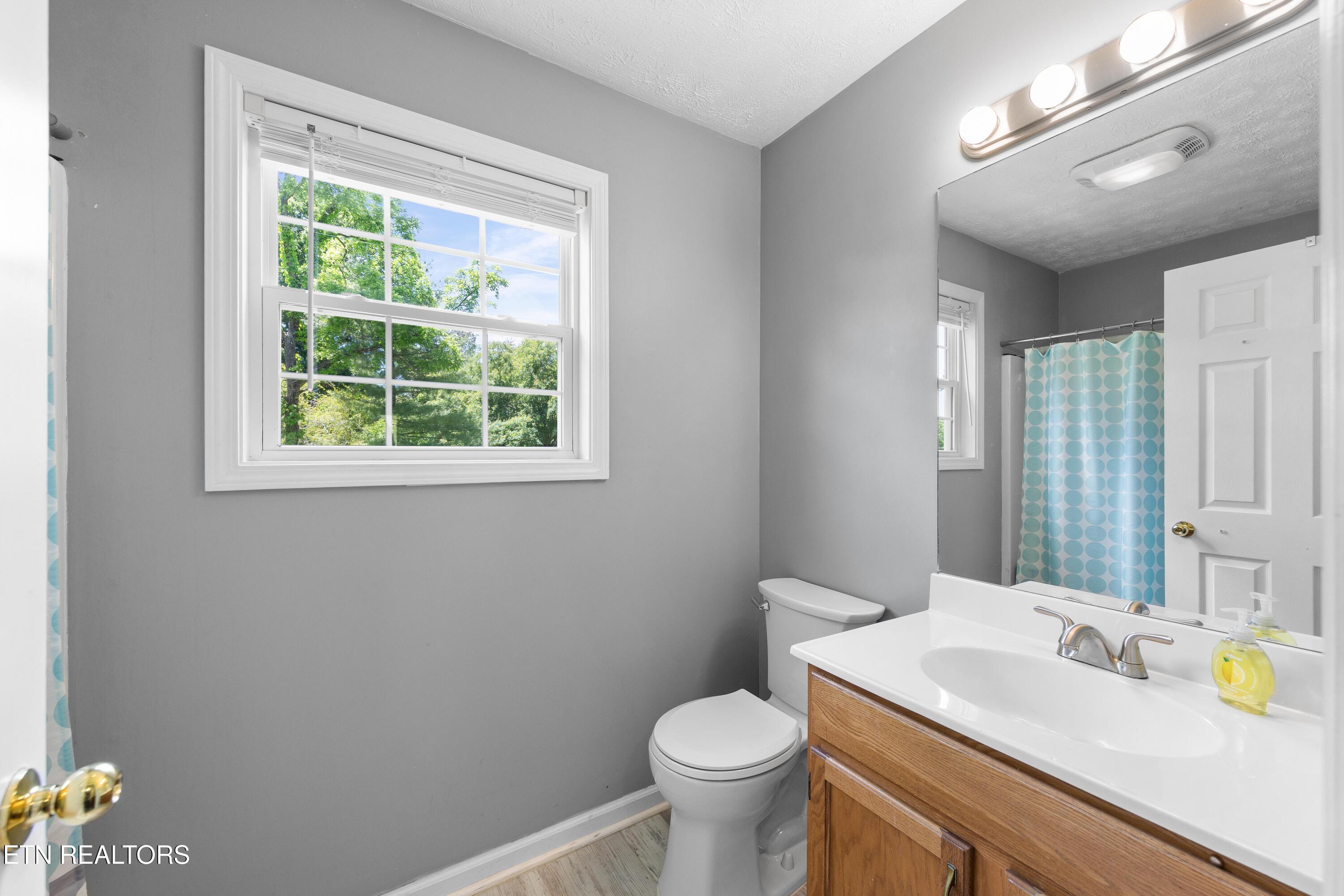 355 Eagle Bluff Road Jacksboro TN 37757