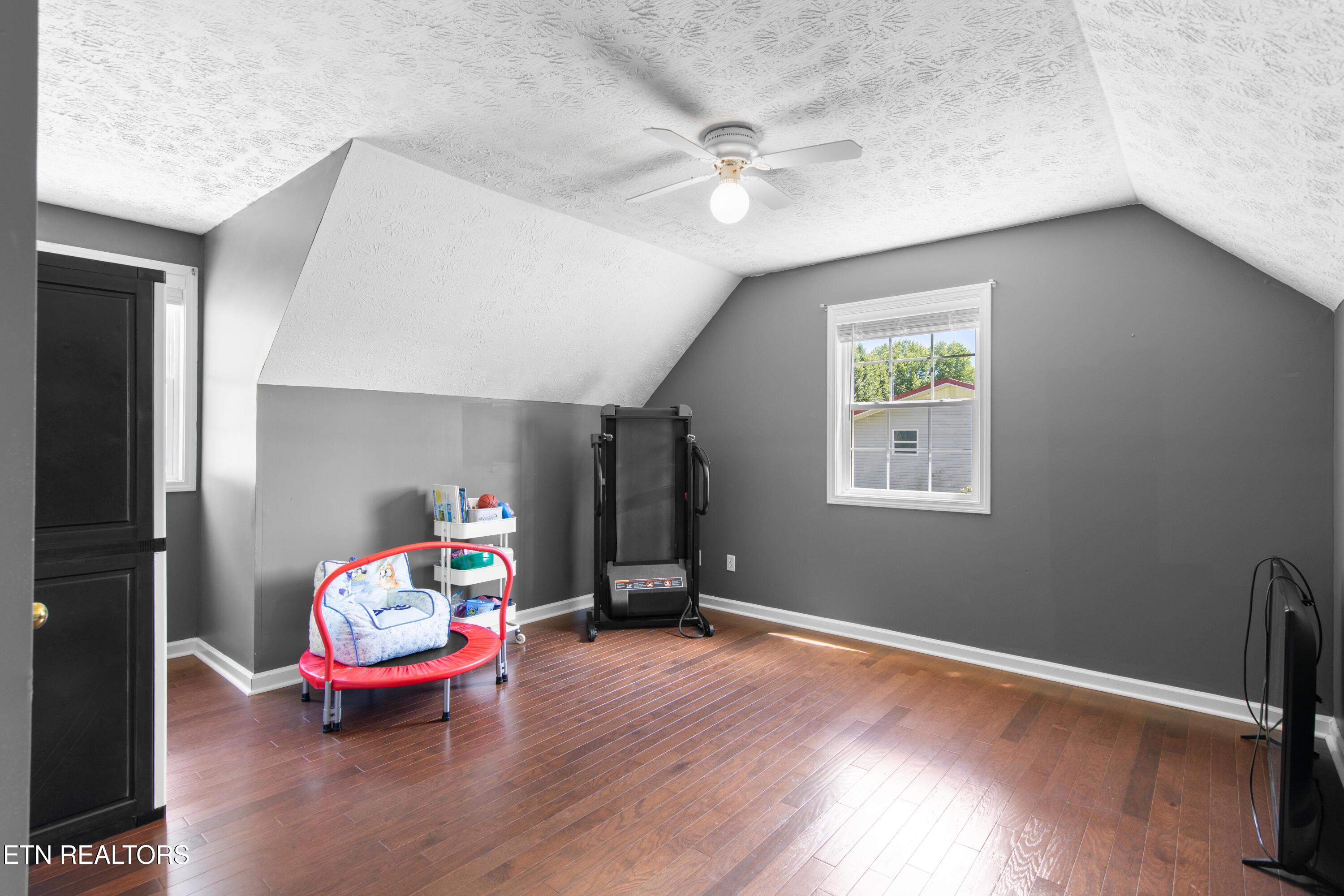 355 Eagle Bluff Road Jacksboro TN 37757