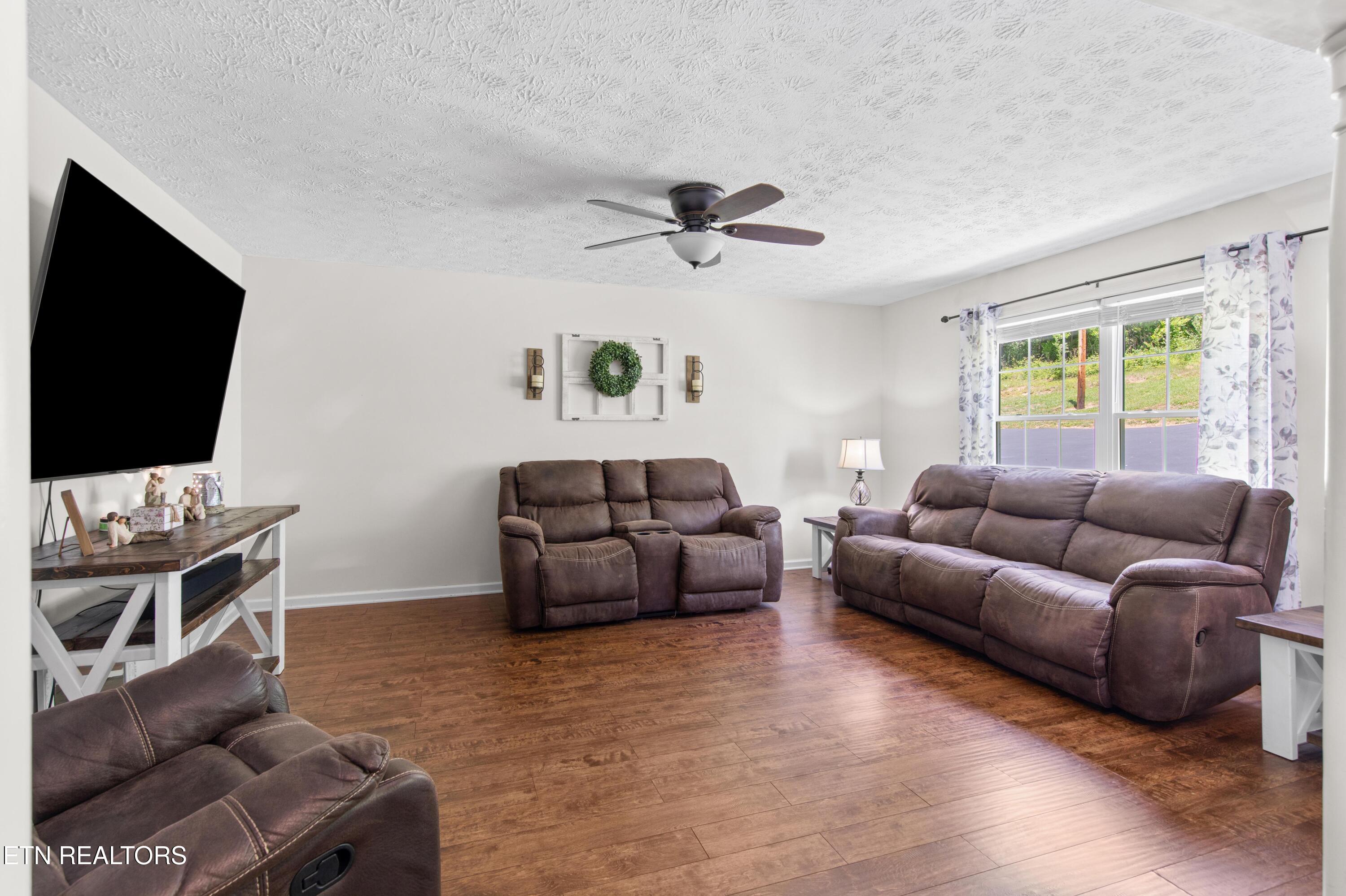 355 Eagle Bluff Road Jacksboro TN 37757