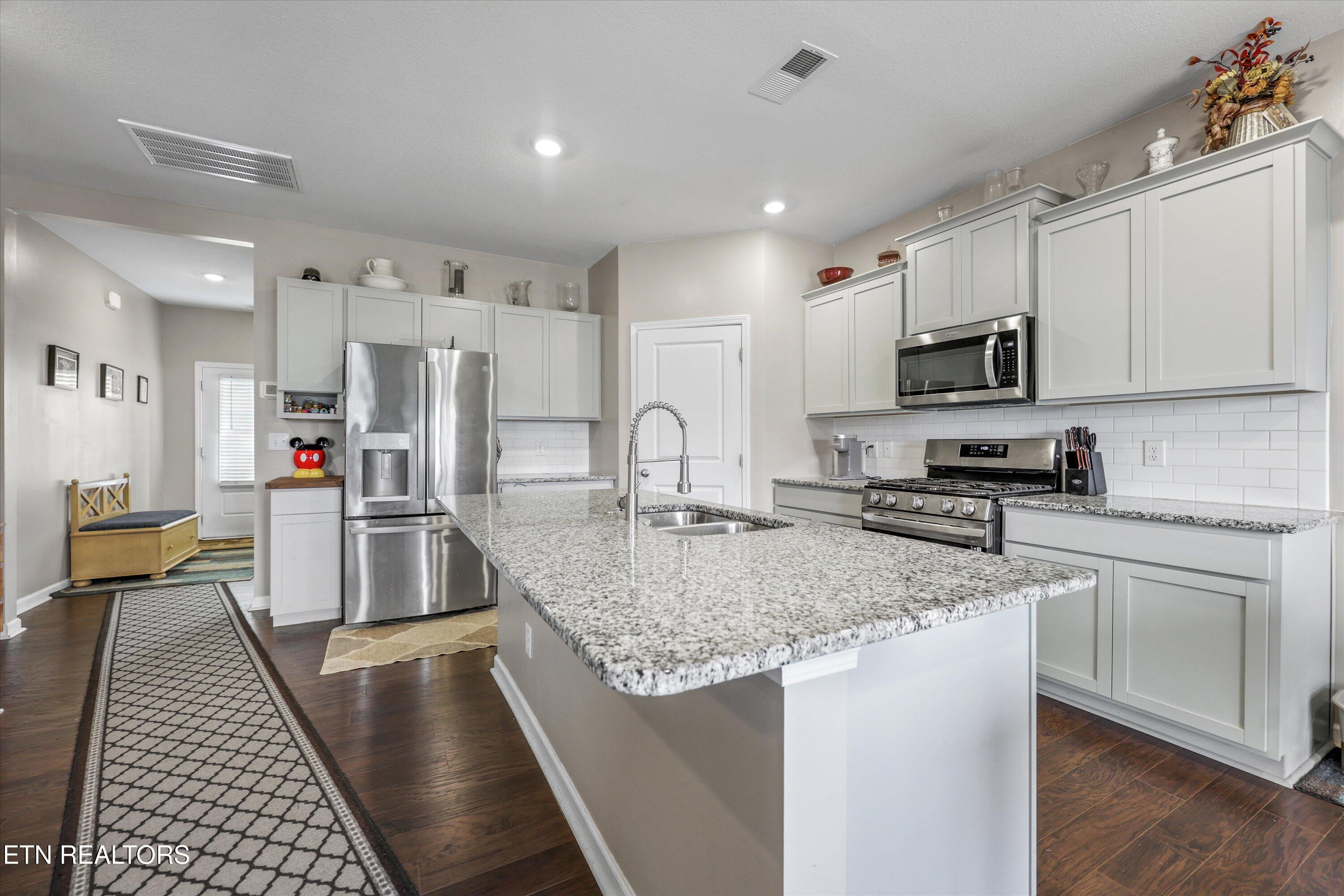 8137 Dennis Fox Ln Lane Knoxville TN 37938
