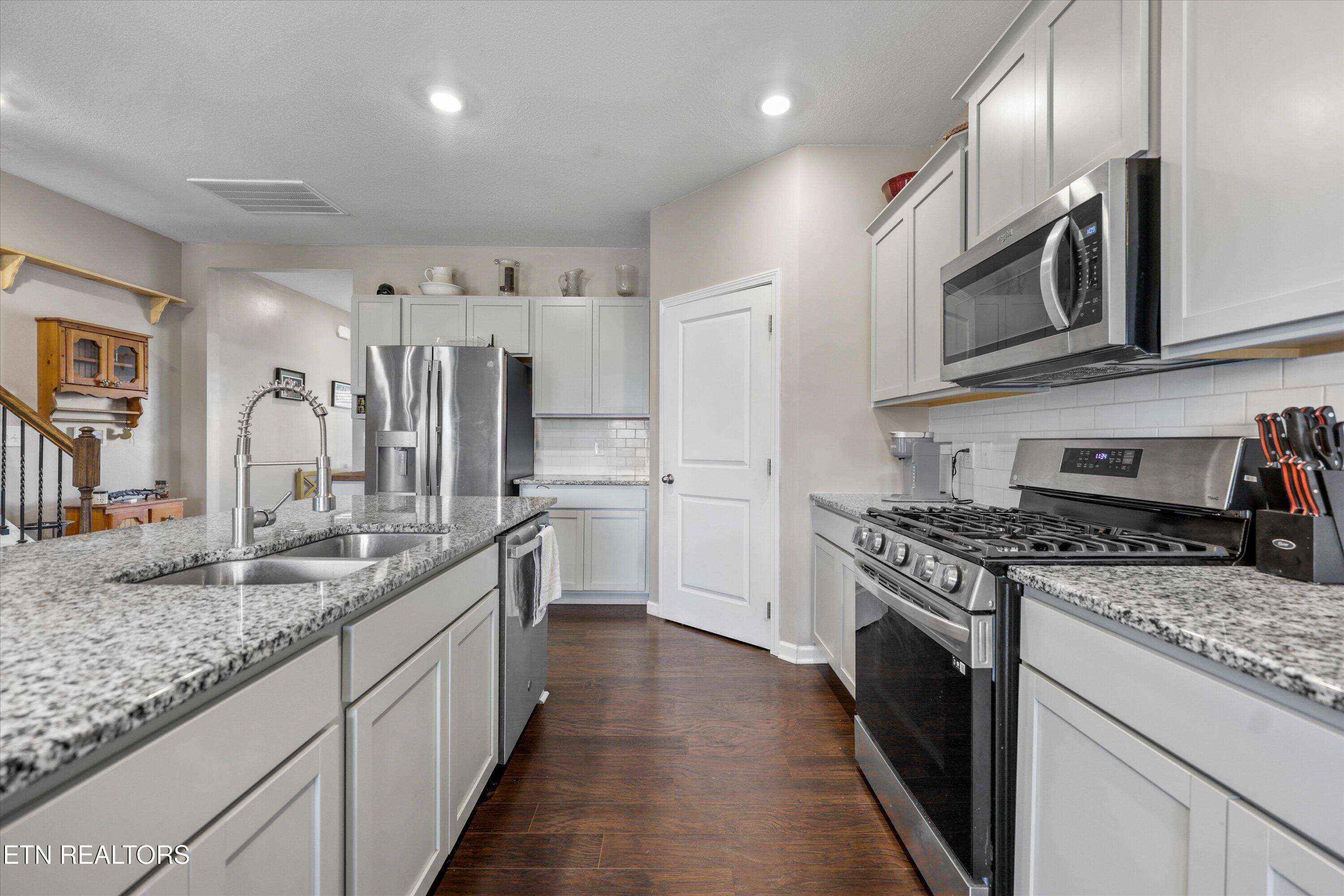 8137 Dennis Fox Ln Lane Knoxville TN 37938