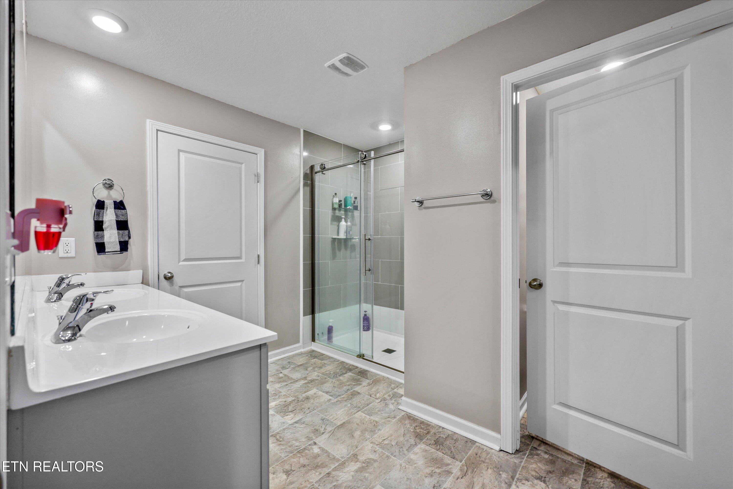 8137 Dennis Fox Ln Lane Knoxville TN 37938