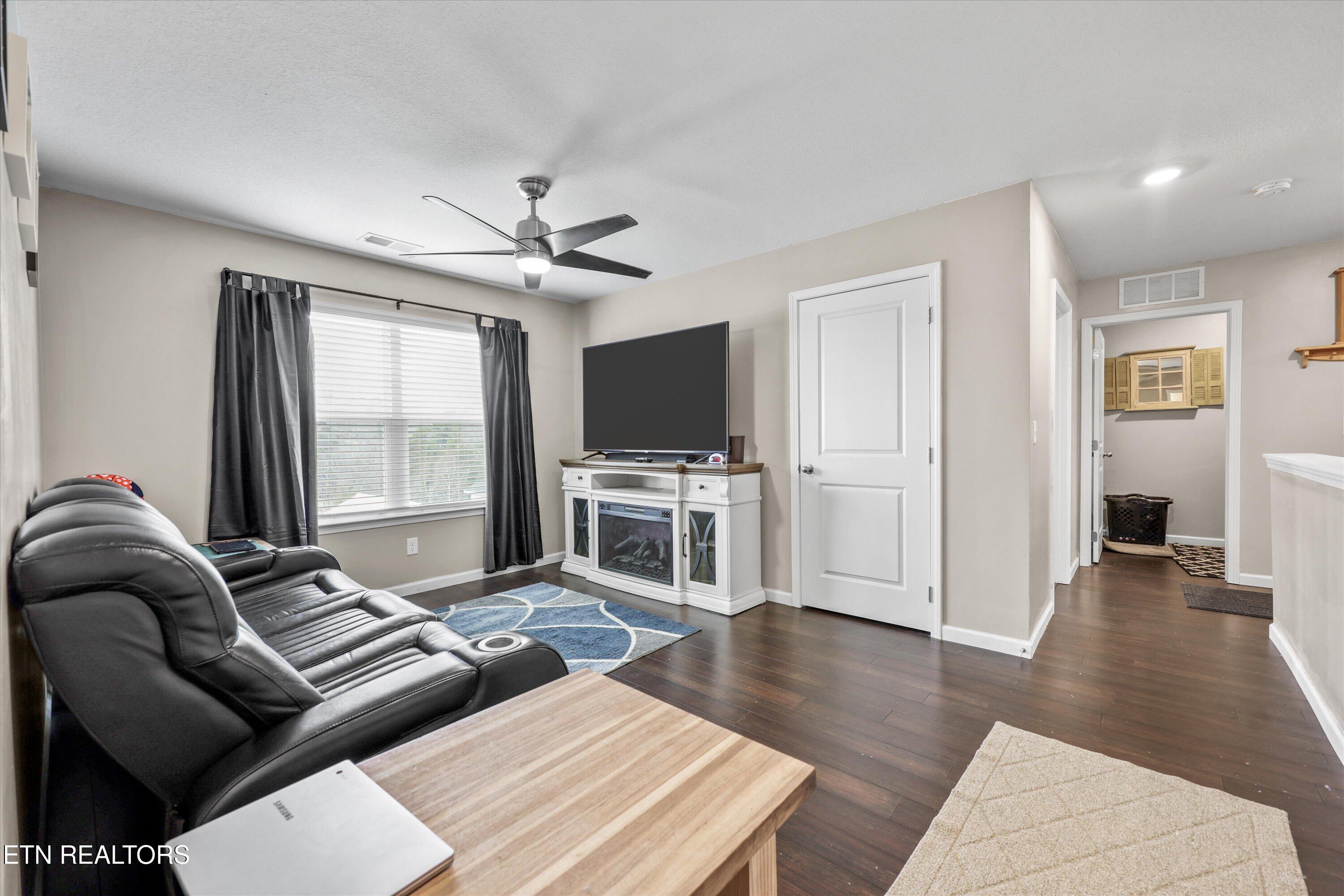 8137 Dennis Fox Ln Lane Knoxville TN 37938