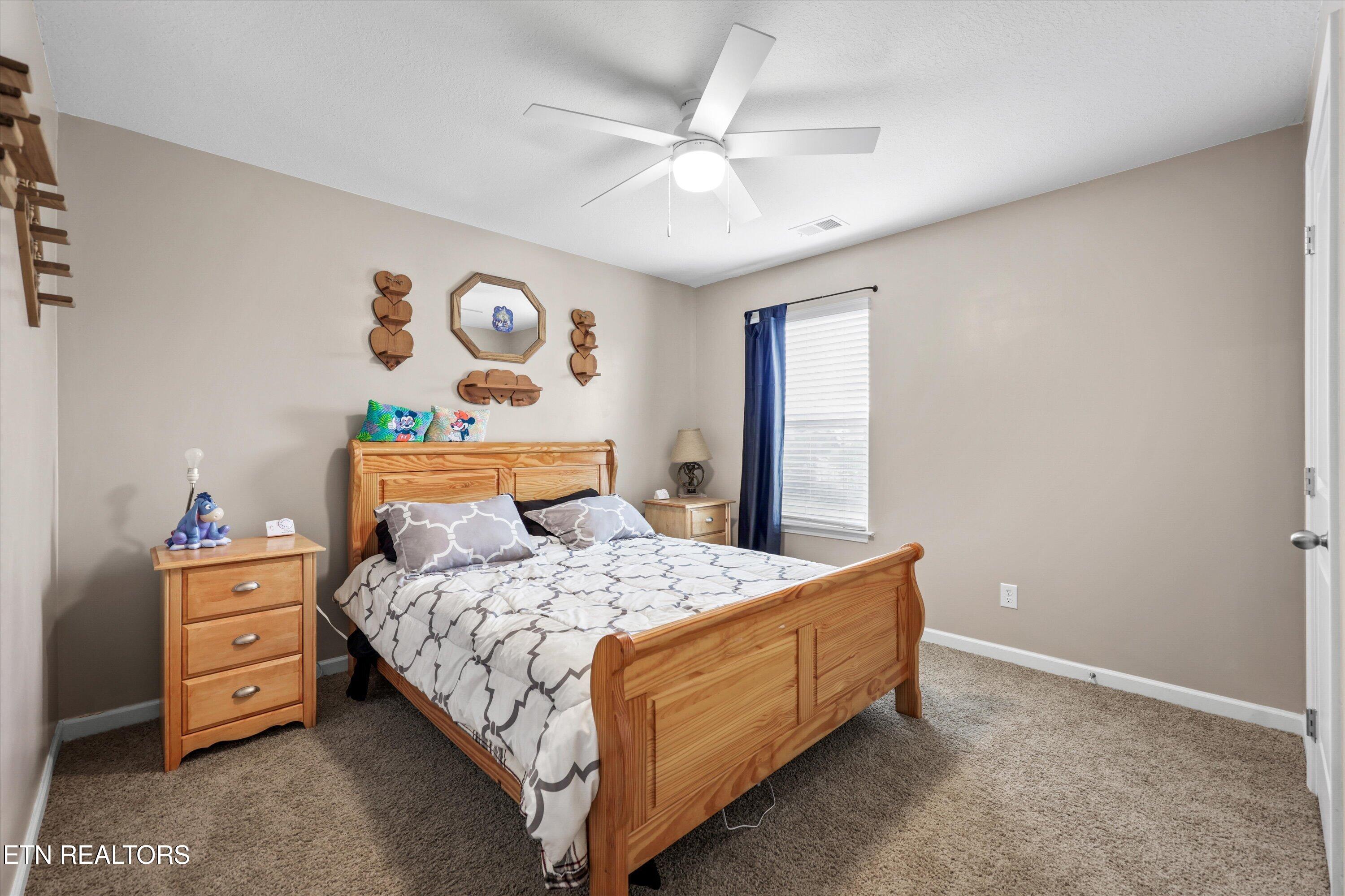 8137 Dennis Fox Ln Lane Knoxville TN 37938