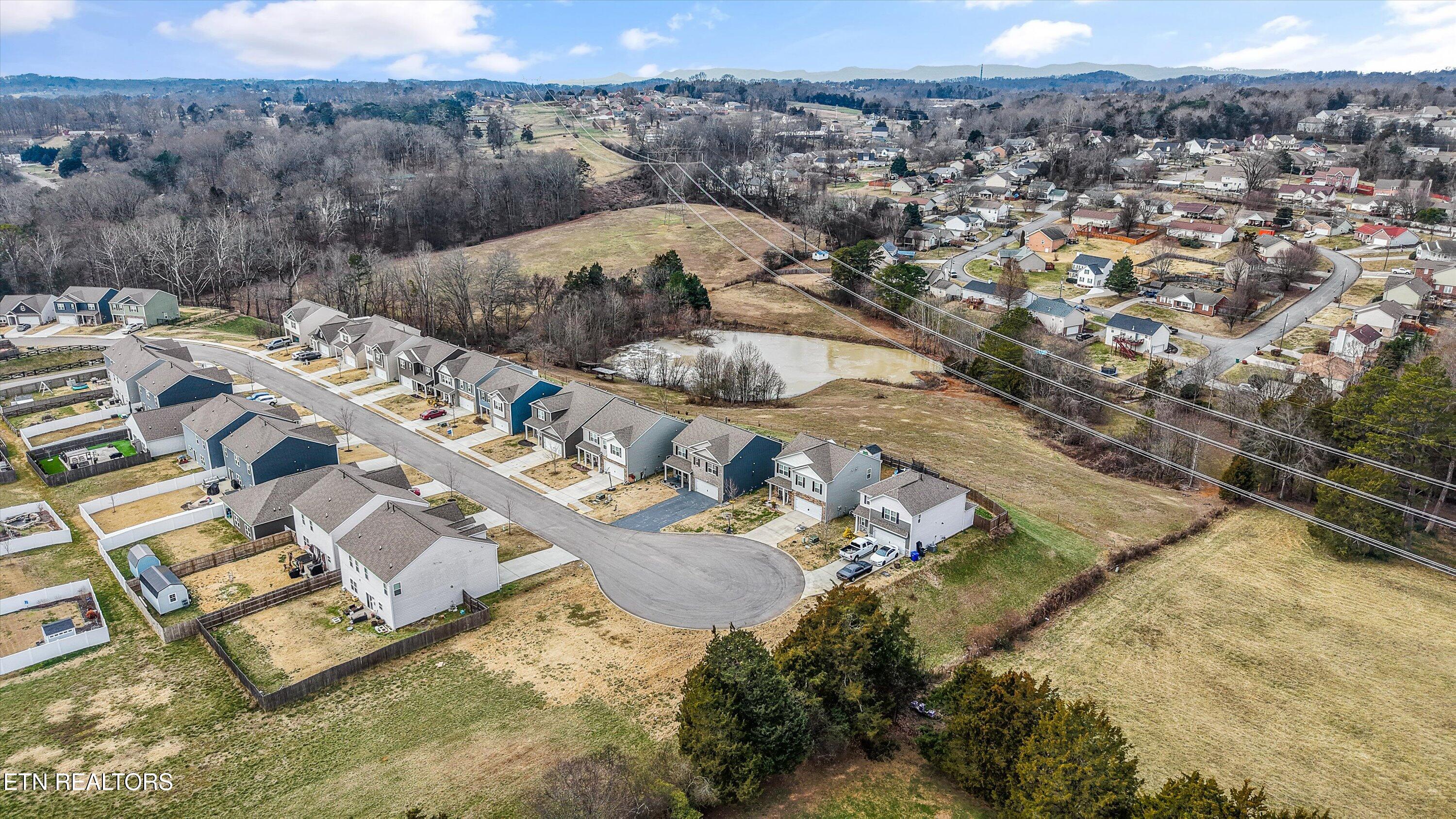8137 Dennis Fox Ln Lane Knoxville TN 37938