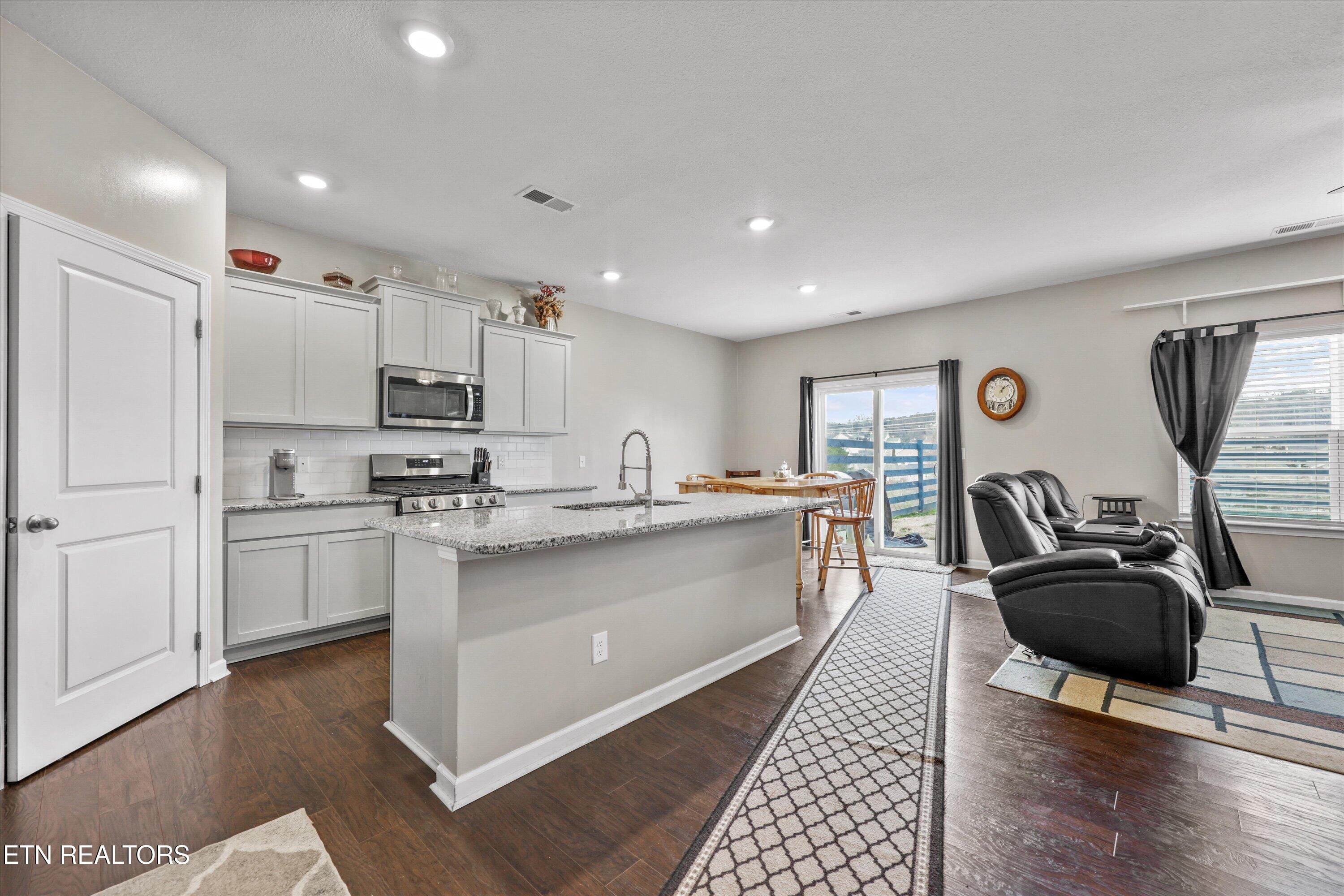 8137 Dennis Fox Ln Lane Knoxville TN 37938