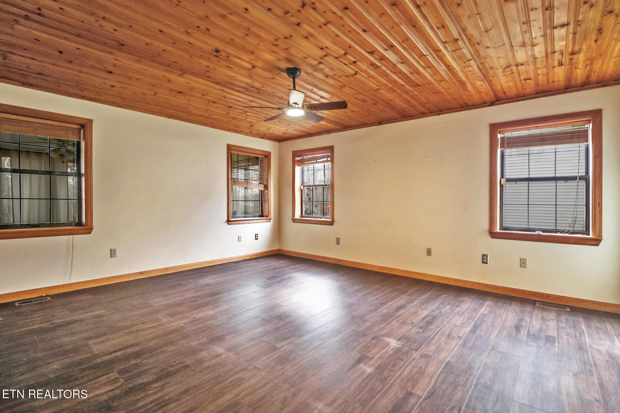 573 Mockingbird Drive Crossville TN 38555