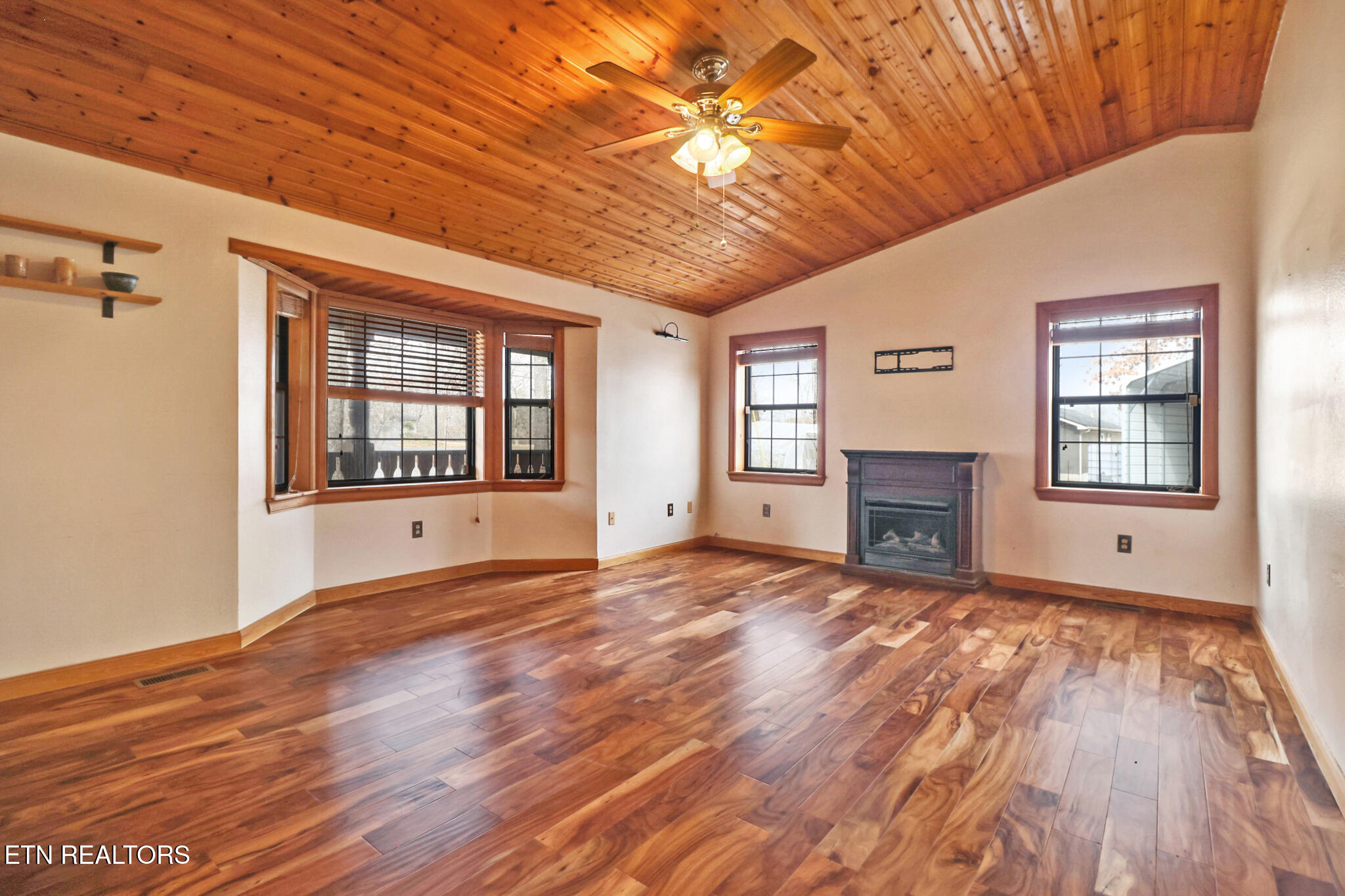 573 Mockingbird Drive Crossville TN 38555