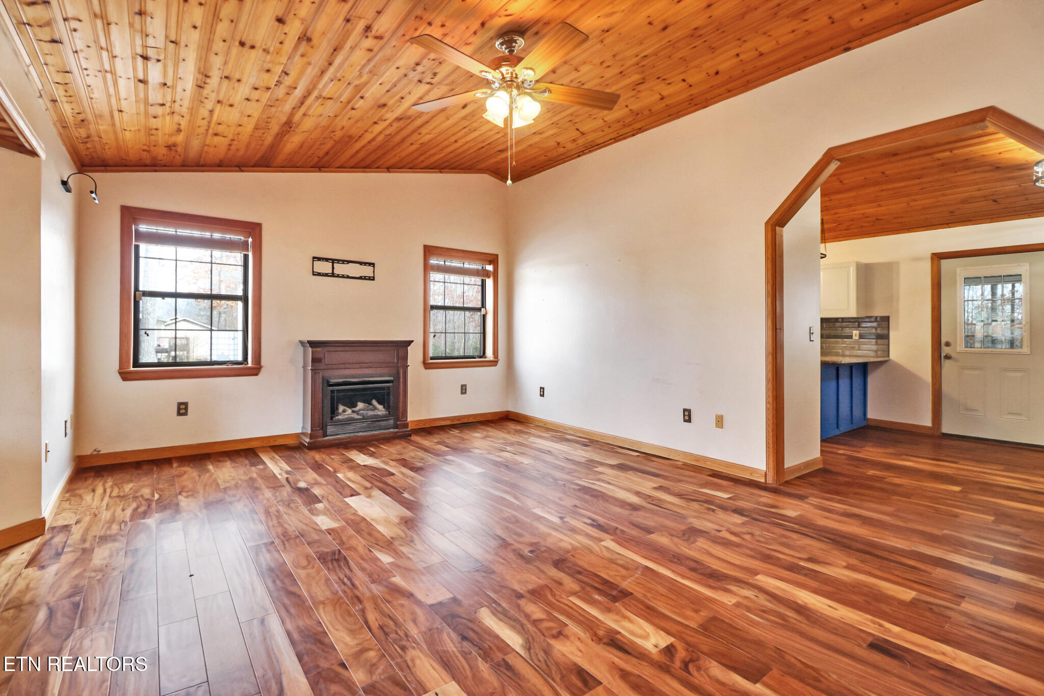 573 Mockingbird Drive Crossville TN 38555