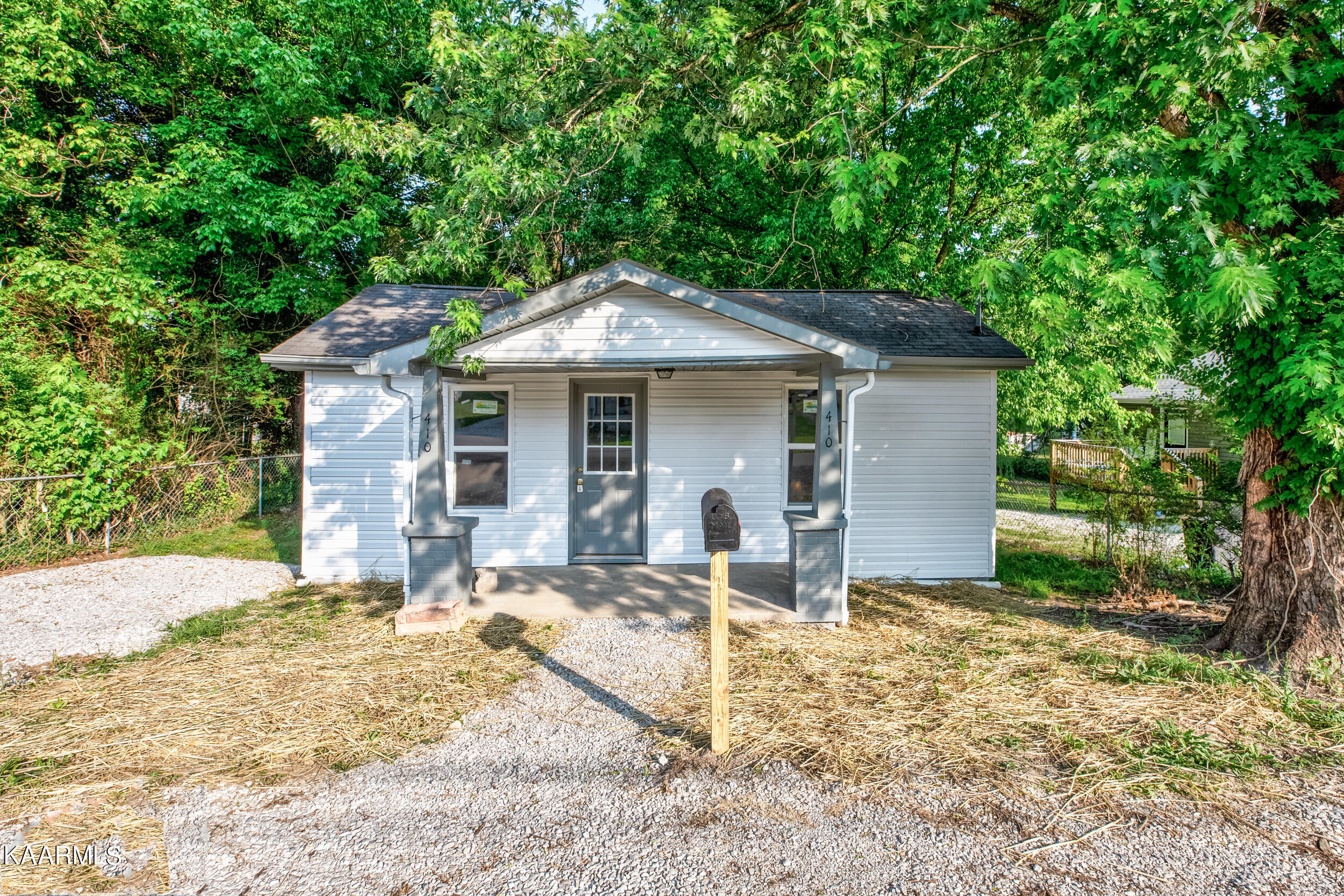 410 E Hemlock Street Lafollette TN 37766