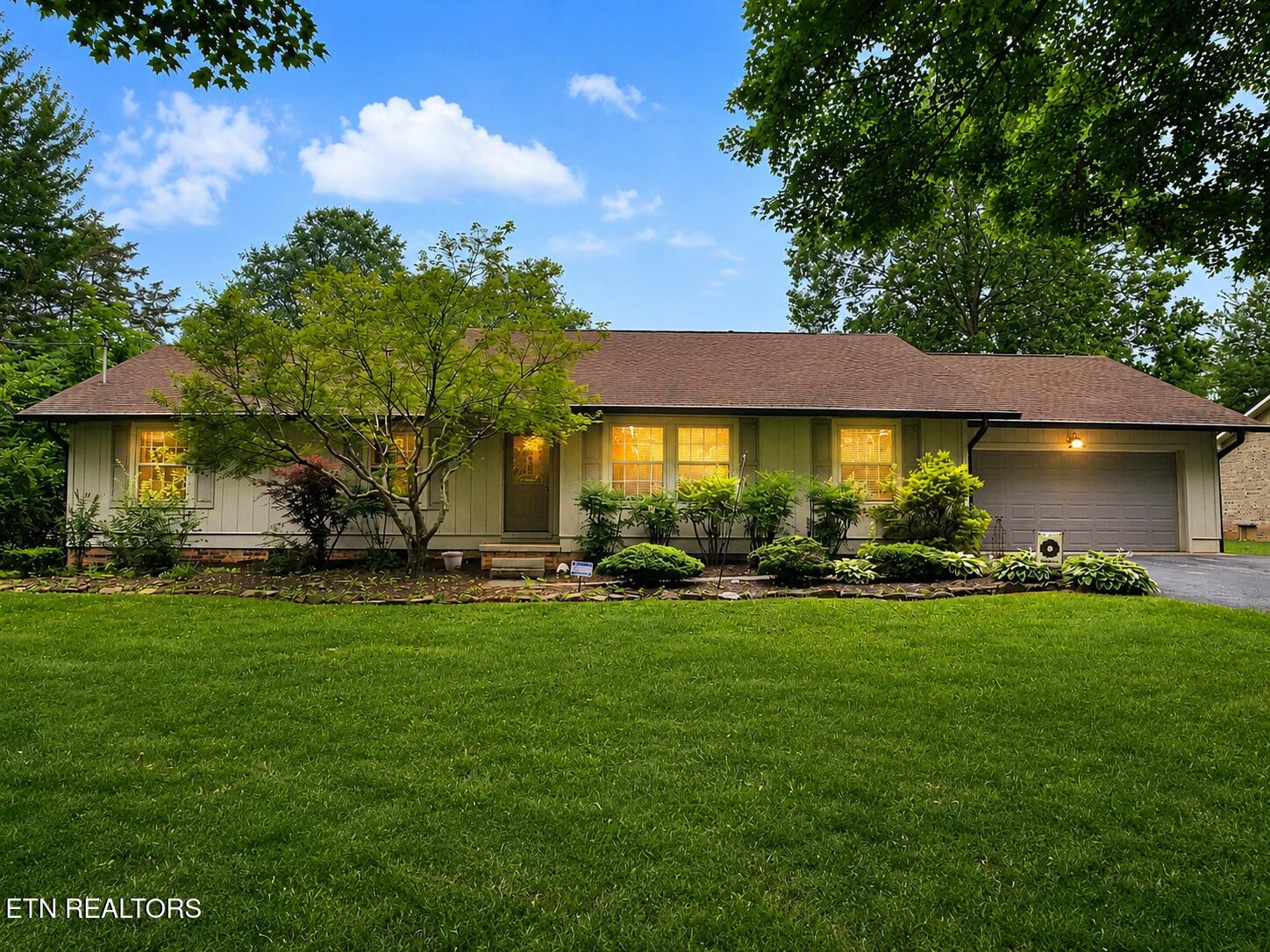11725 Autumn Leaves Lane Knoxville TN 37934