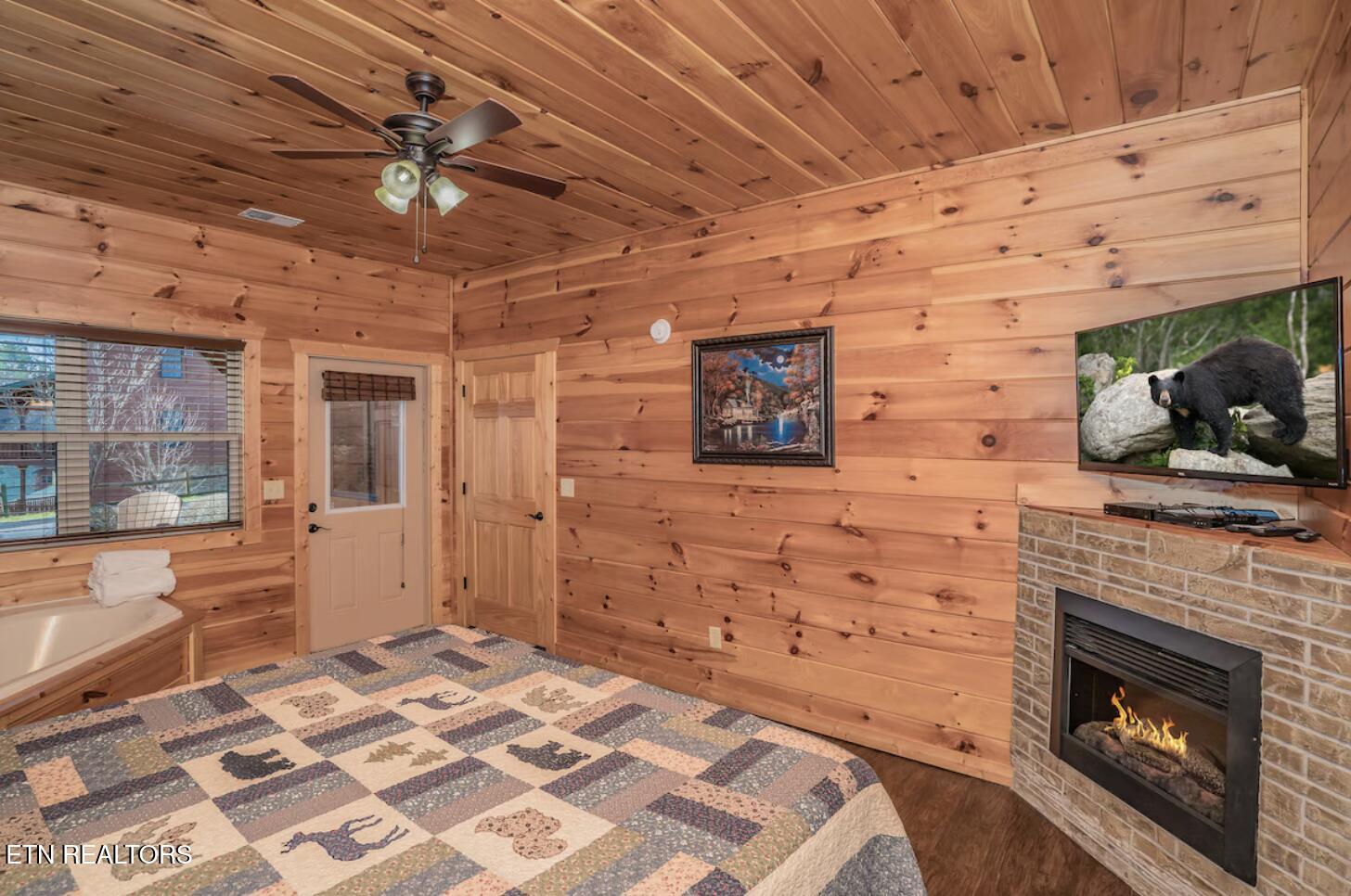 935 Mcmakin Way Pigeon Forge TN 37863