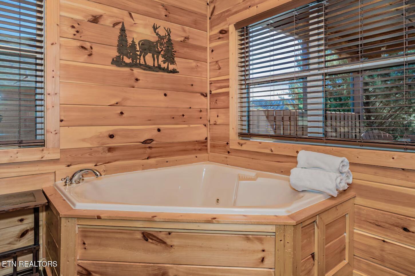 935 Mcmakin Way Pigeon Forge TN 37863