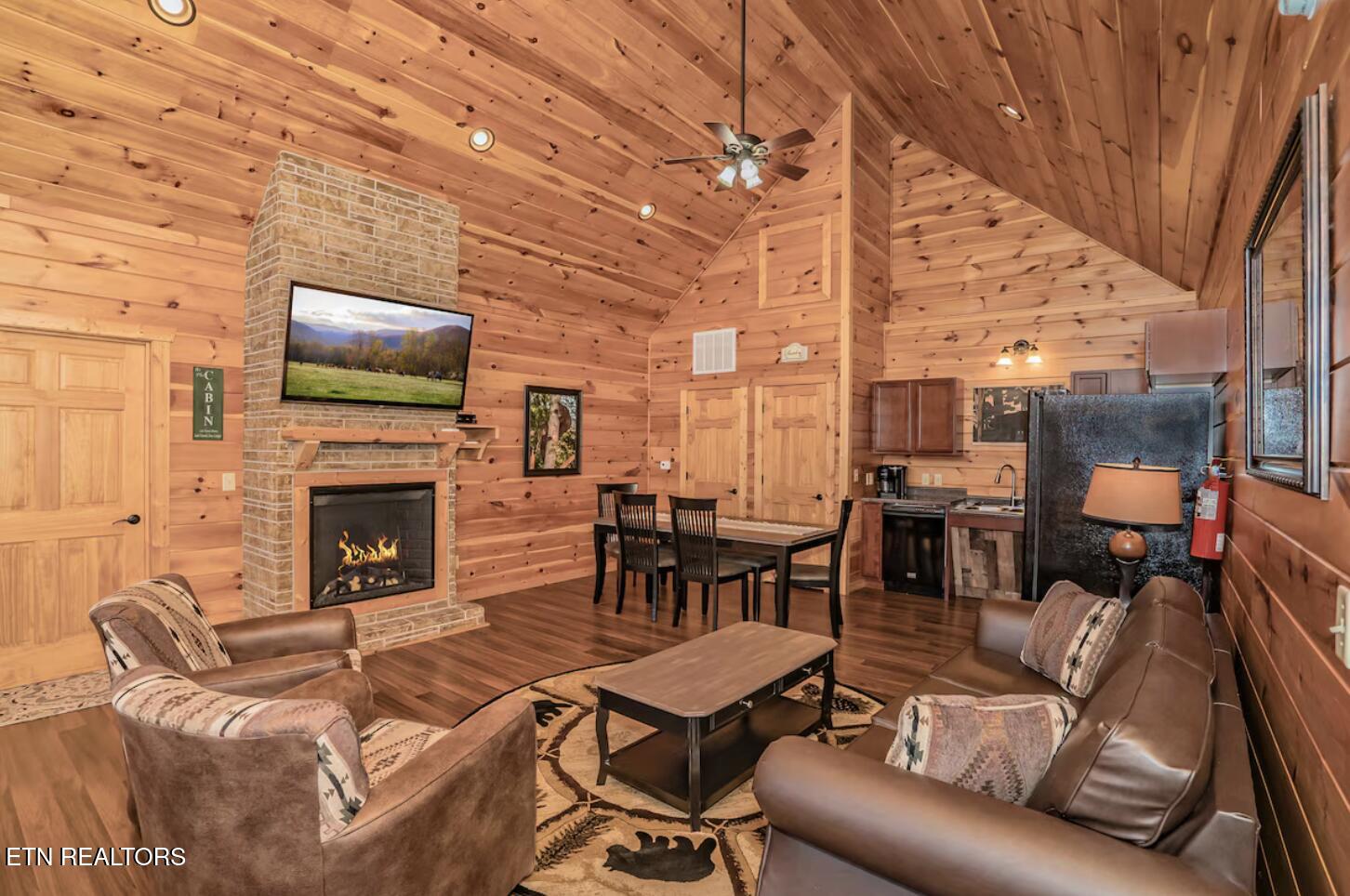 935 Mcmakin Way Pigeon Forge TN 37863