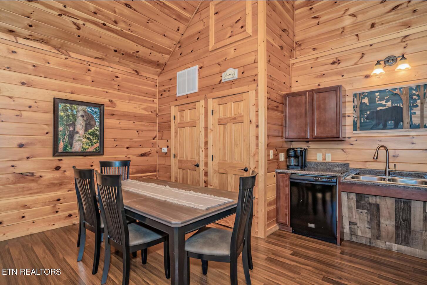 935 Mcmakin Way Pigeon Forge TN 37863