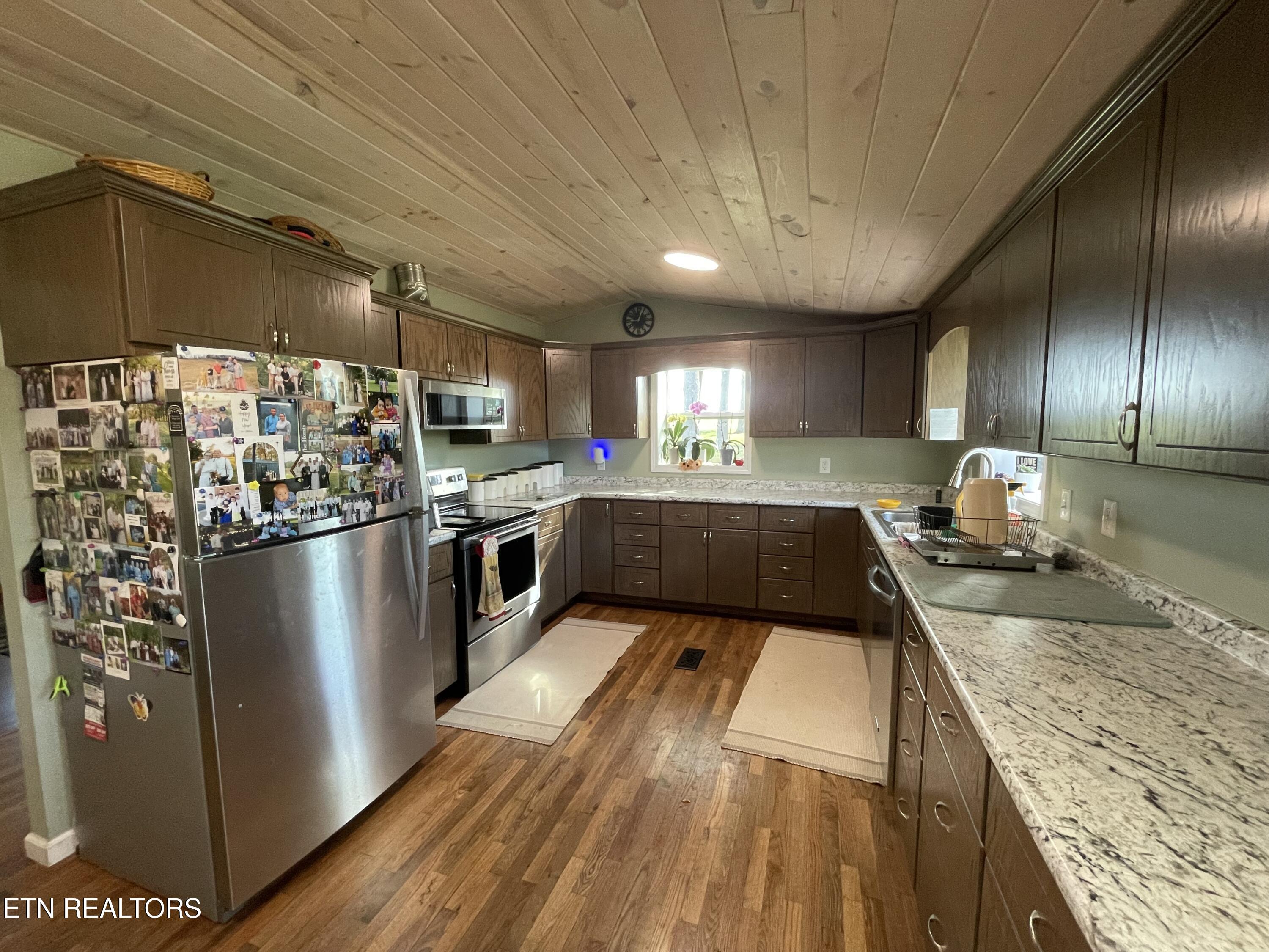 1951 Hall Road Clarkrange TN 38553
