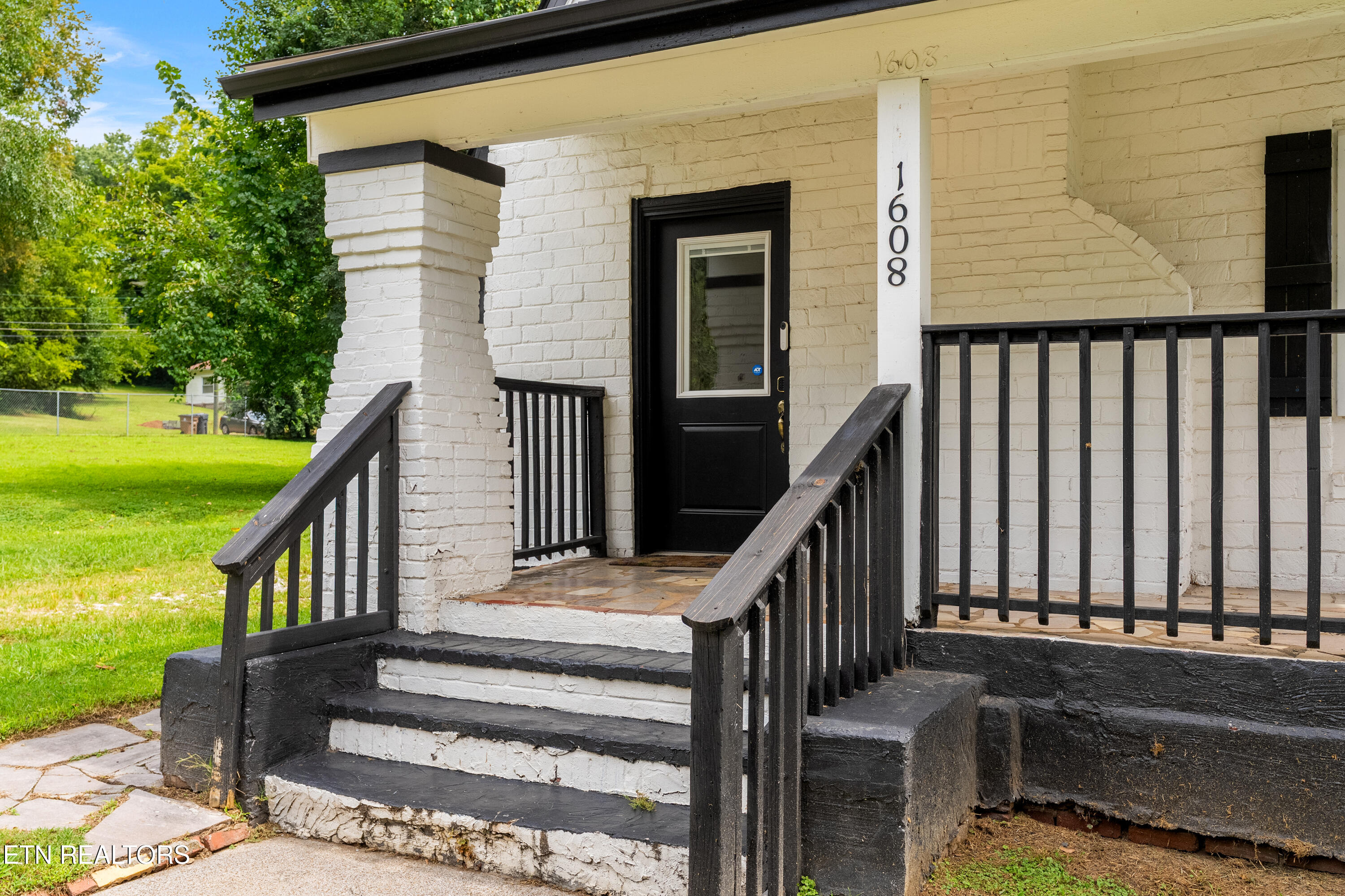 1608 Wilder Place Knoxville TN 37915