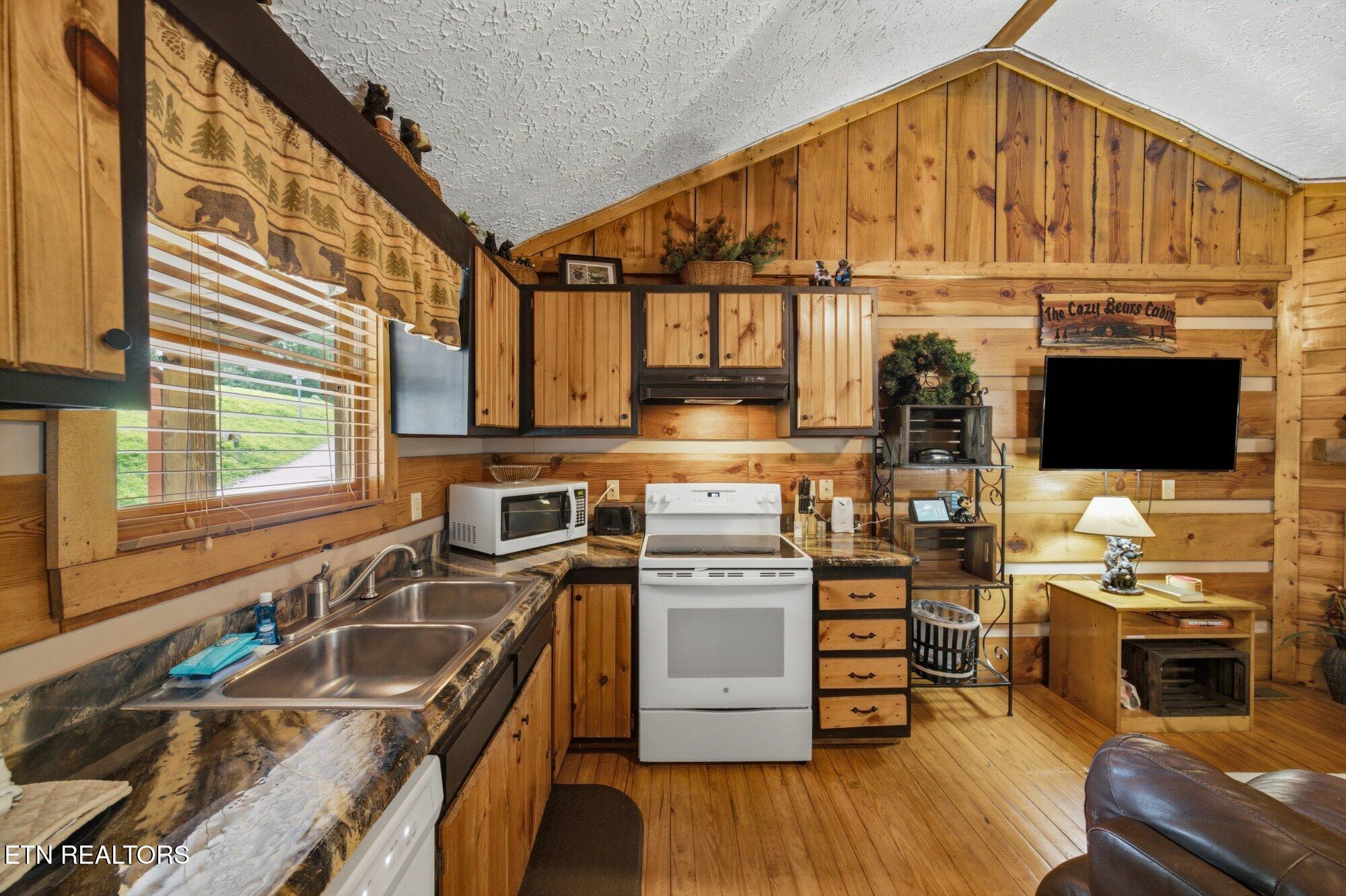 2684 Valley Heights Drive Pigeon Forge TN 37863