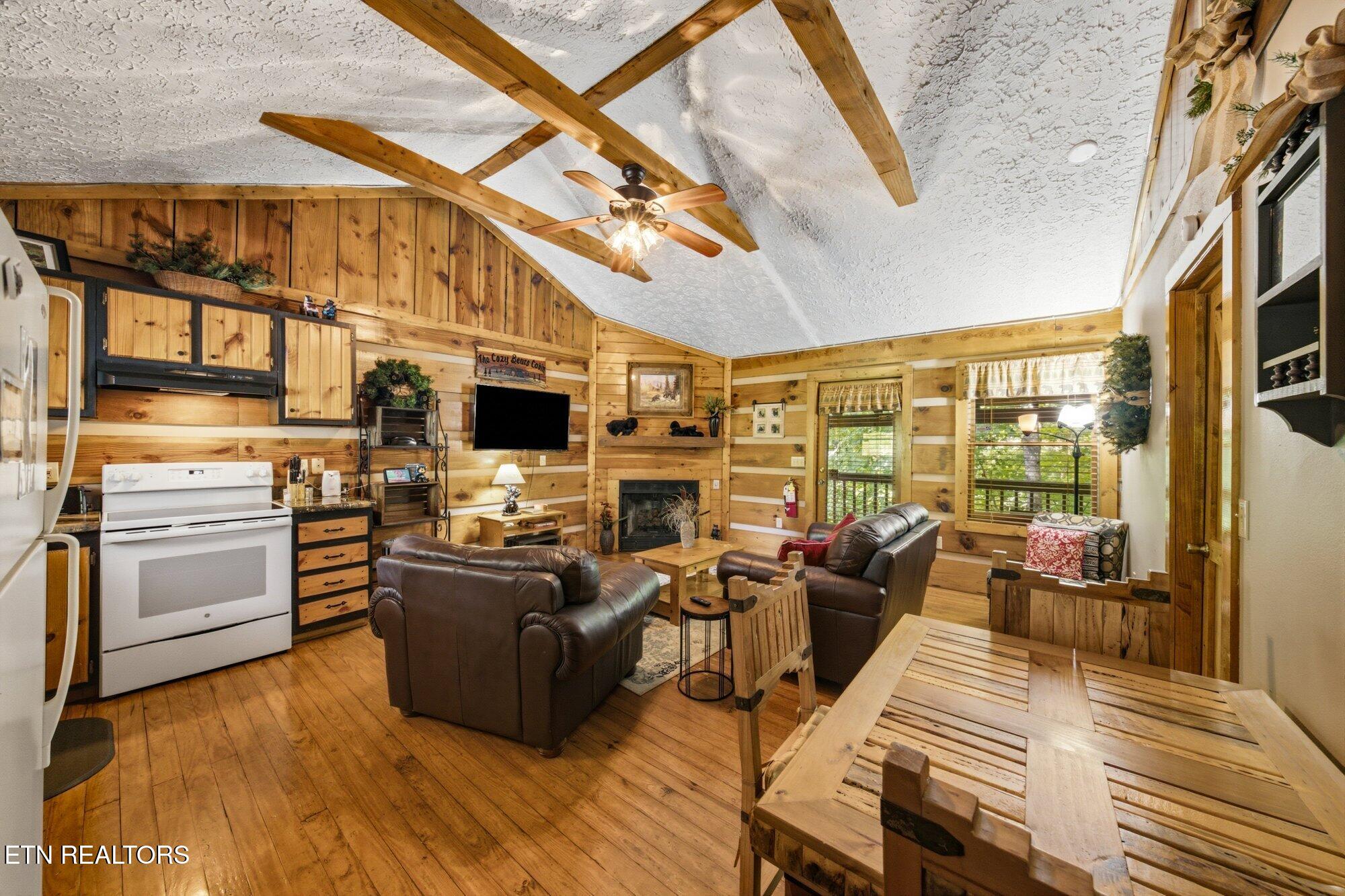 2684 Valley Heights Drive Pigeon Forge TN 37863