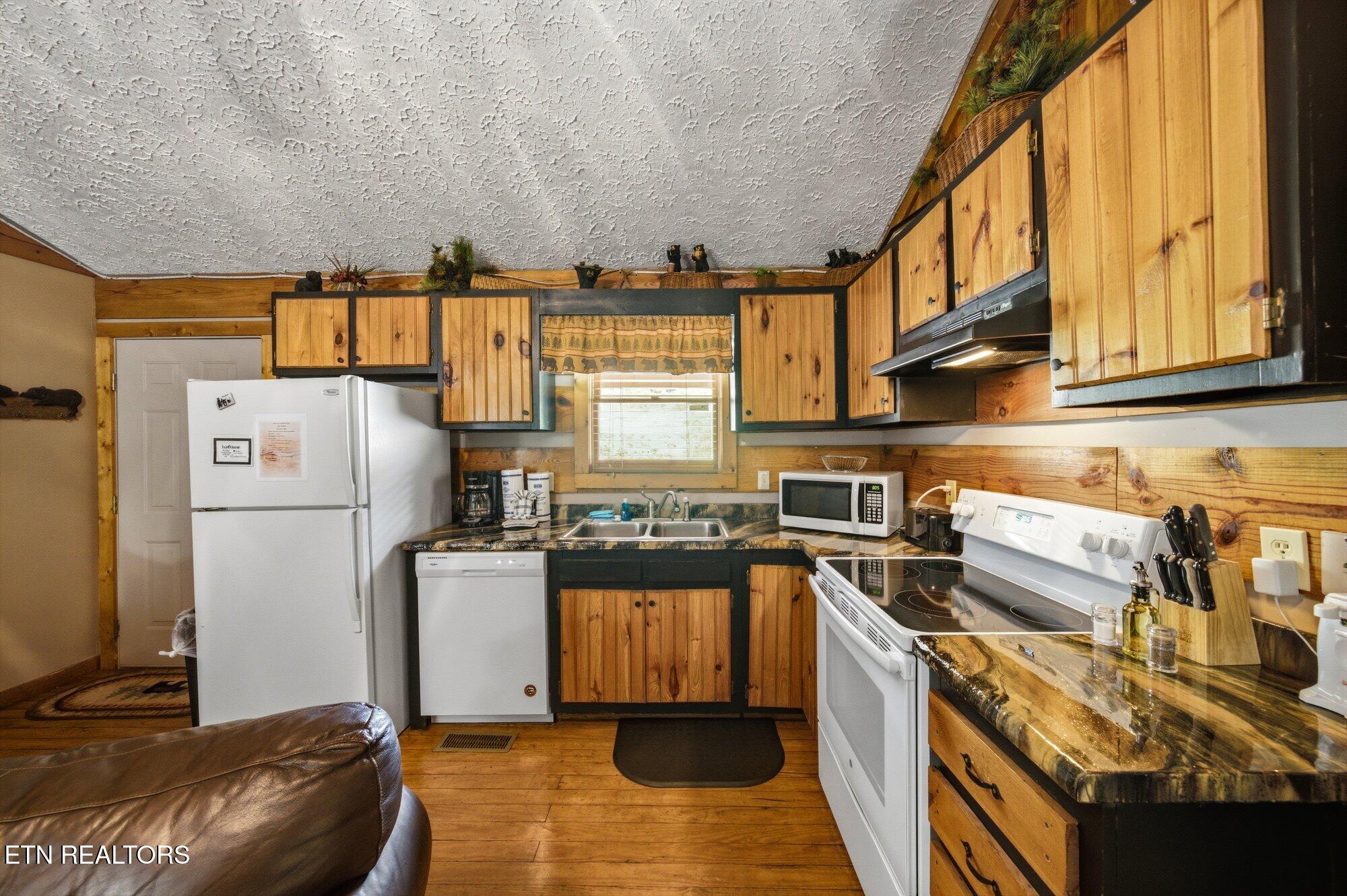 2684 Valley Heights Drive Pigeon Forge TN 37863