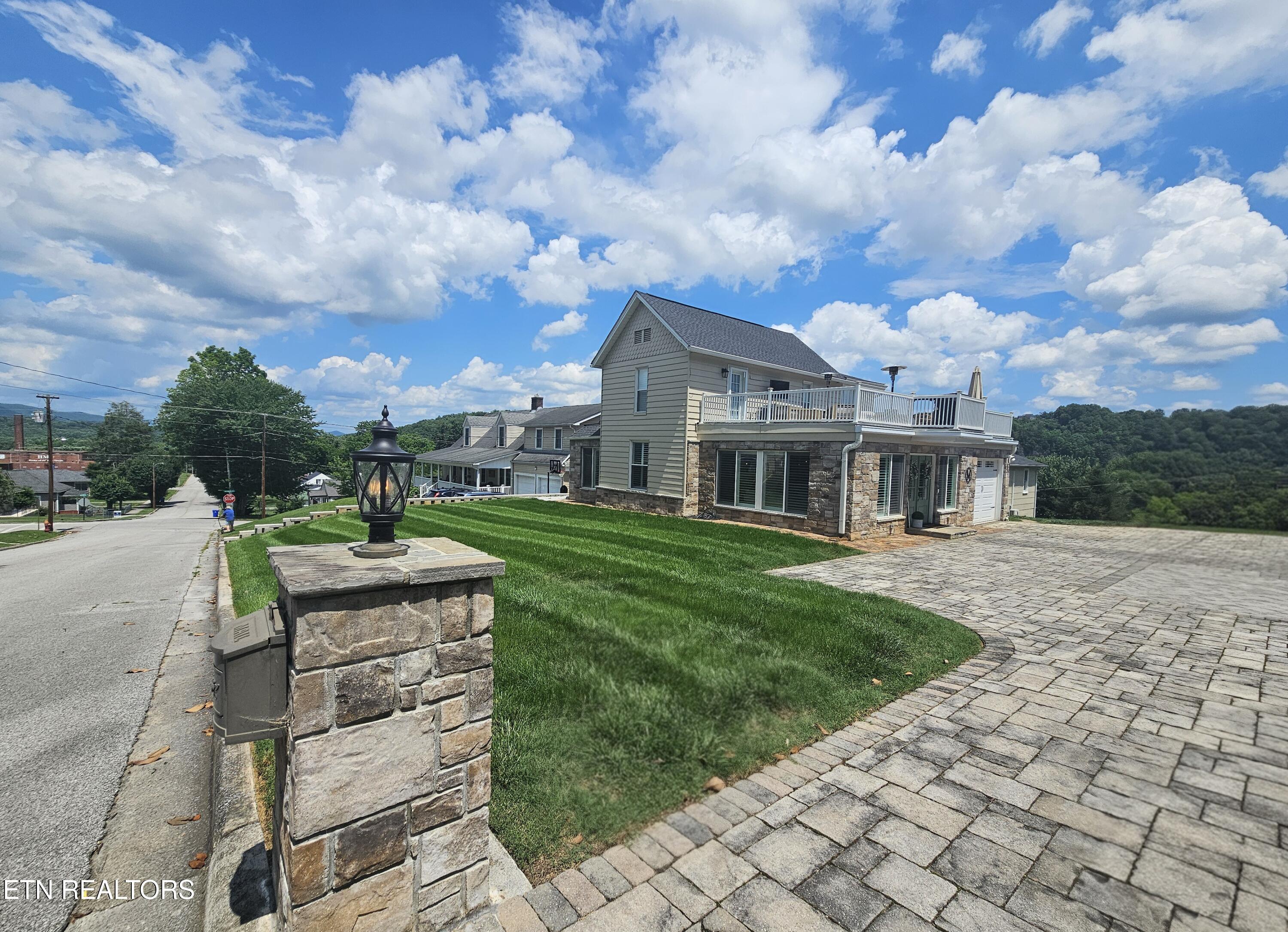 822 Cumberland Street Harriman TN 37748
