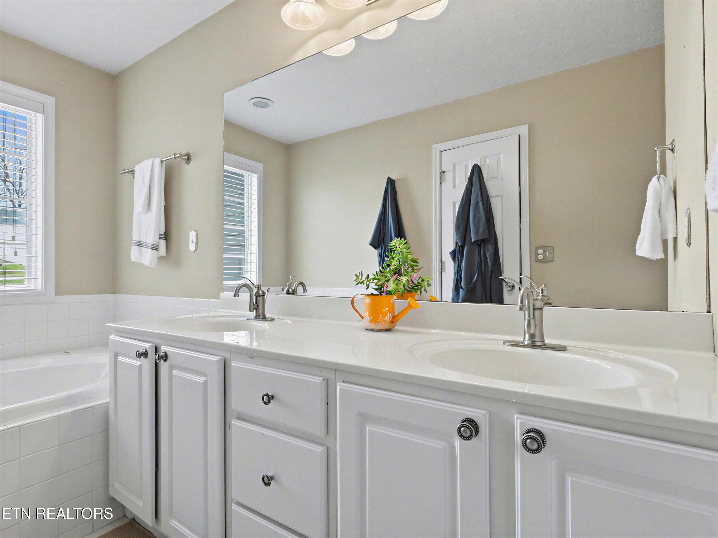 225 Acorn Drive Plainview TN 37721