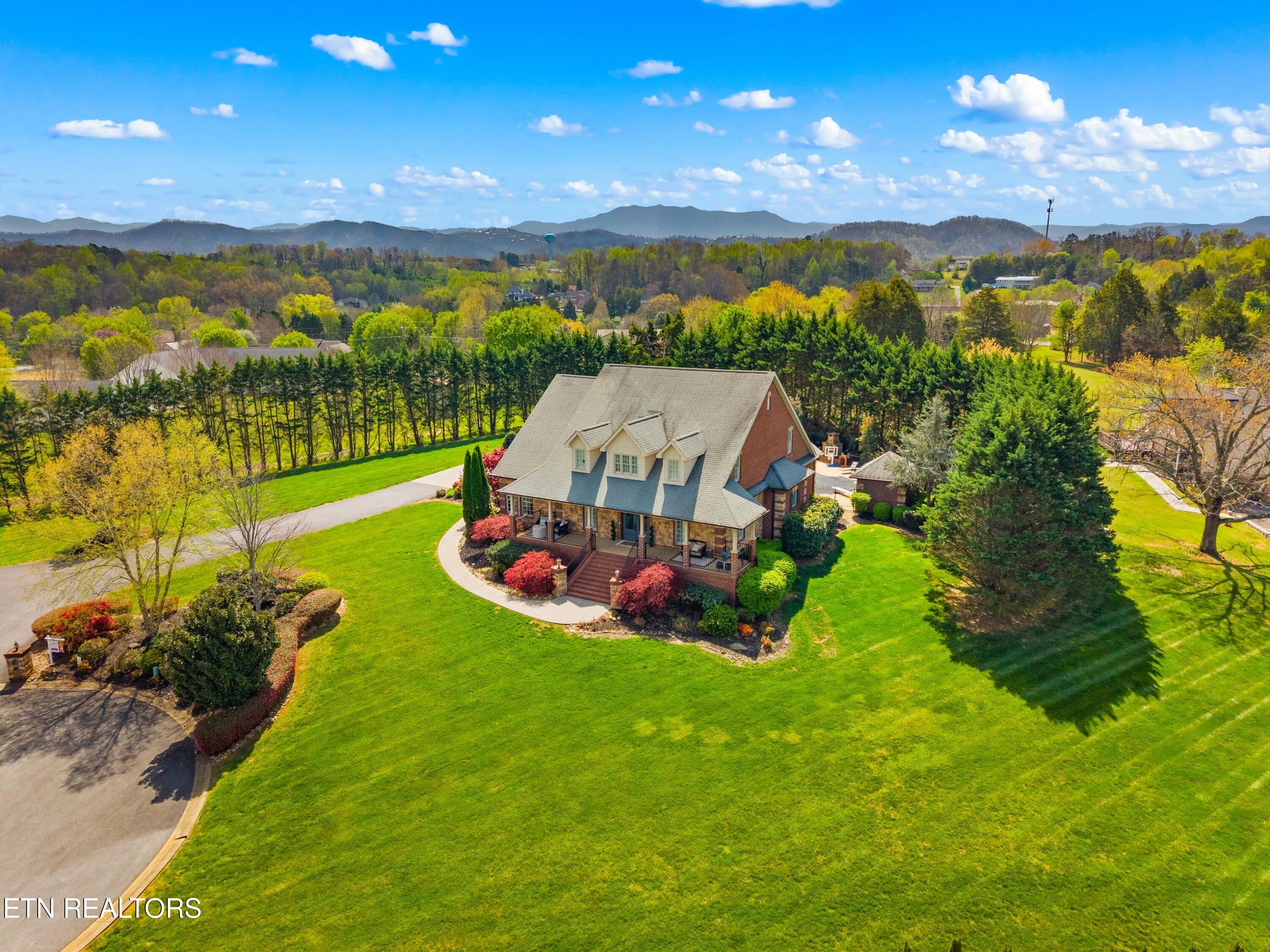 1316 Conner View Court Sevierville TN 37862