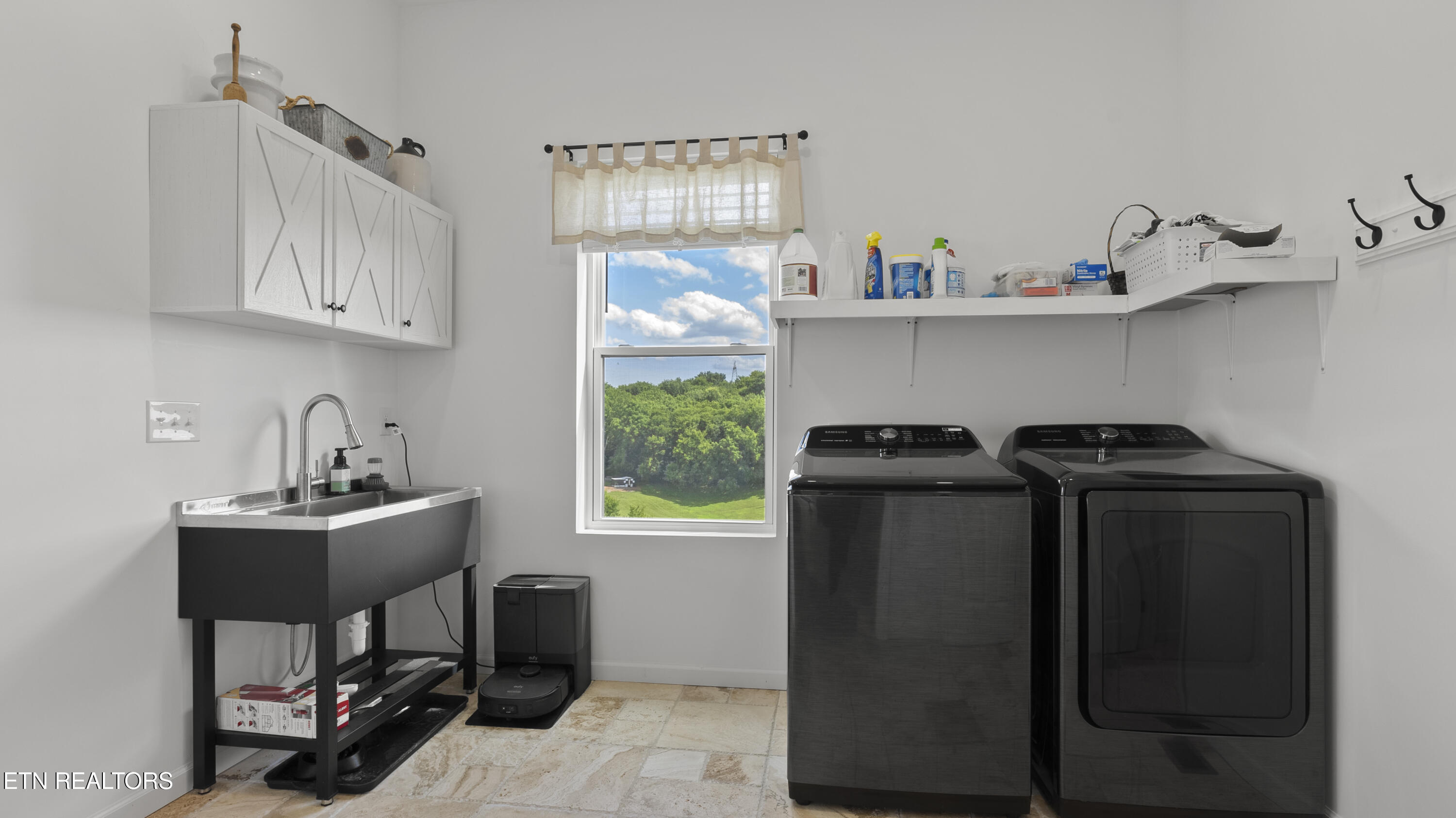 2324 Holston View Road New Market TN 37820